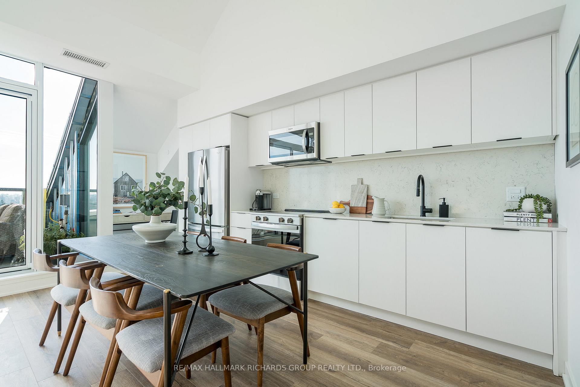 31 Huron Street PH610