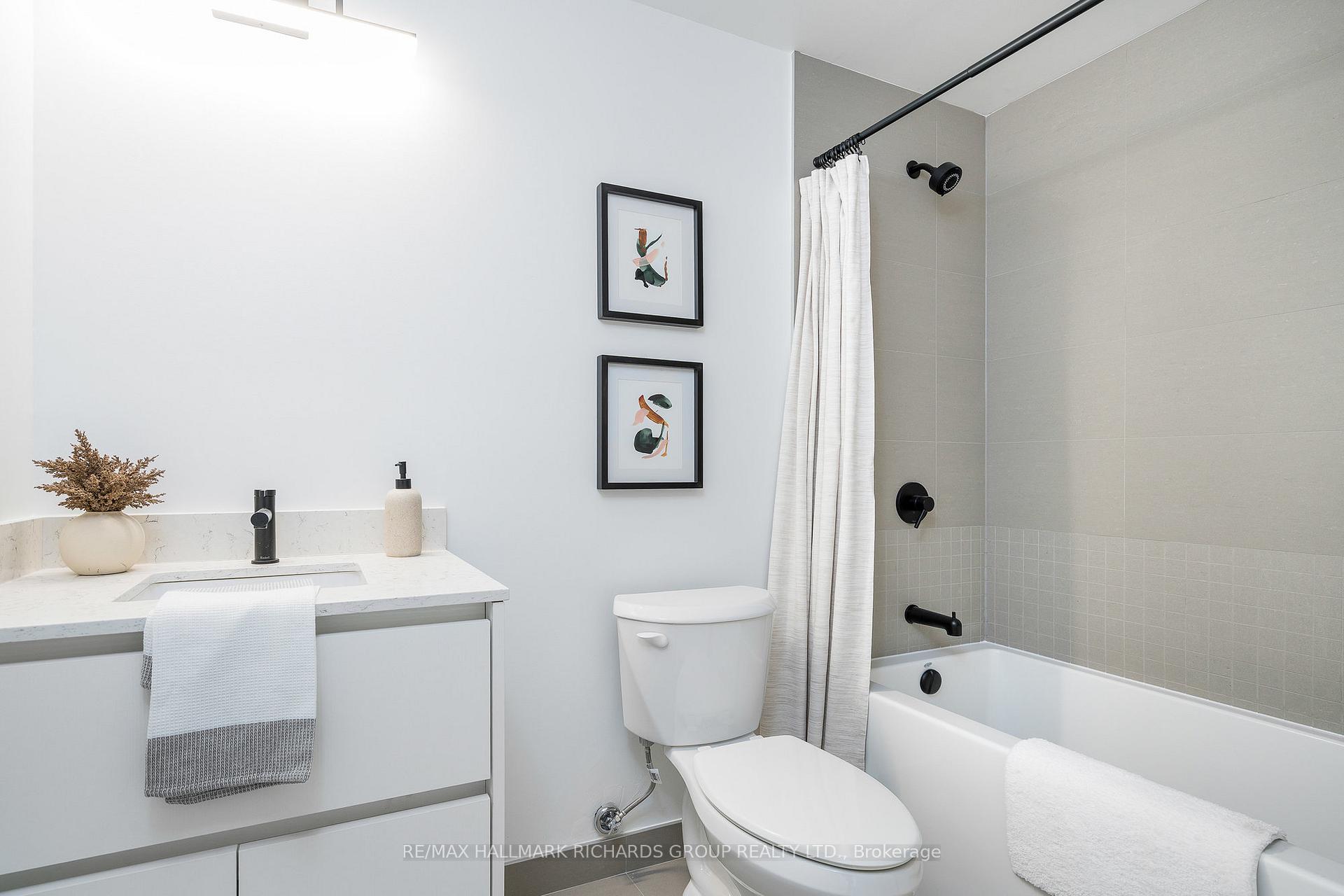 31 Huron Street PH610