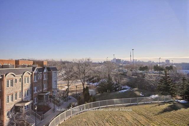 9 Windermere Avenue 102