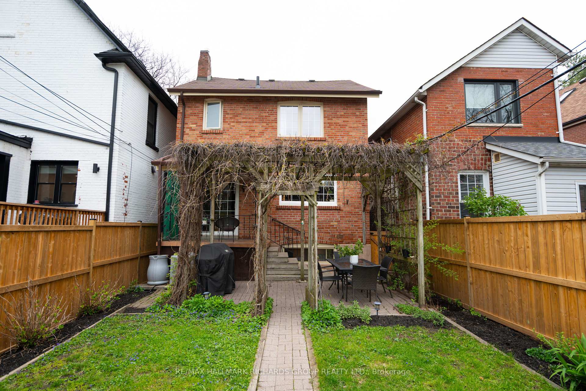 84 Fairview Avenue