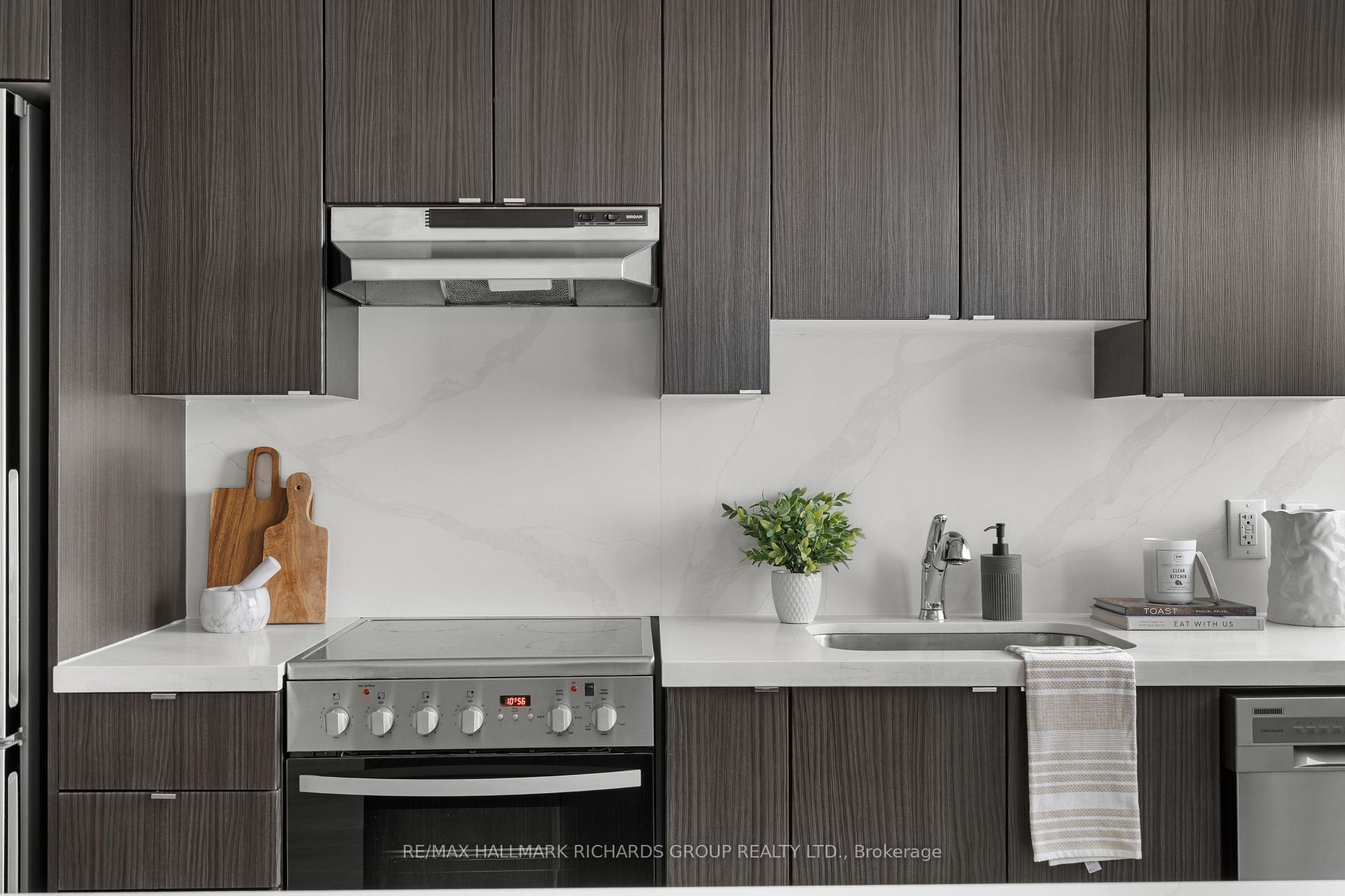 408 Brown's Line PH606, Toronto Unit: PH606