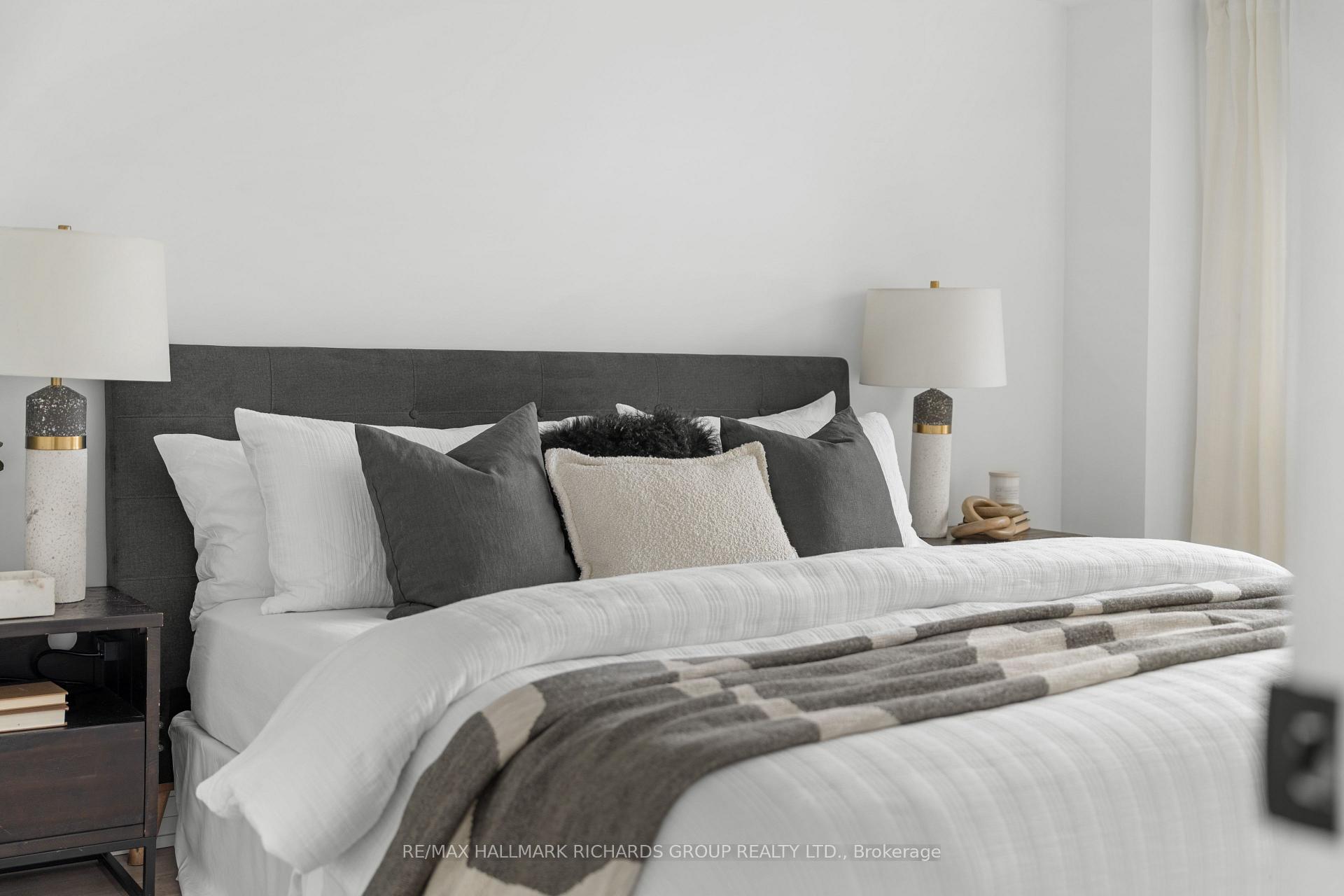 408 Brown's Line PH606, Toronto Unit: PH606