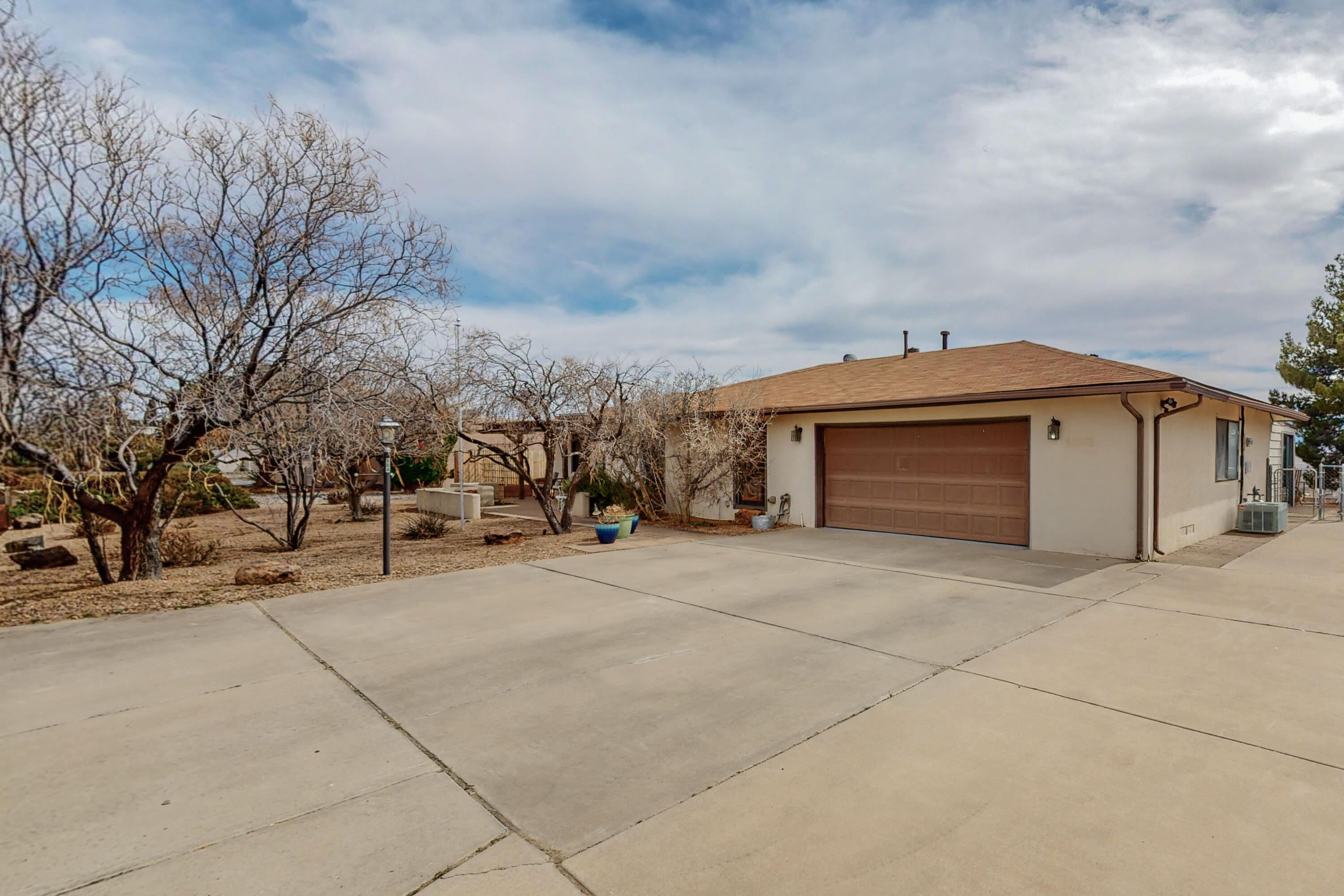 904 Palmas Altas Drive SE