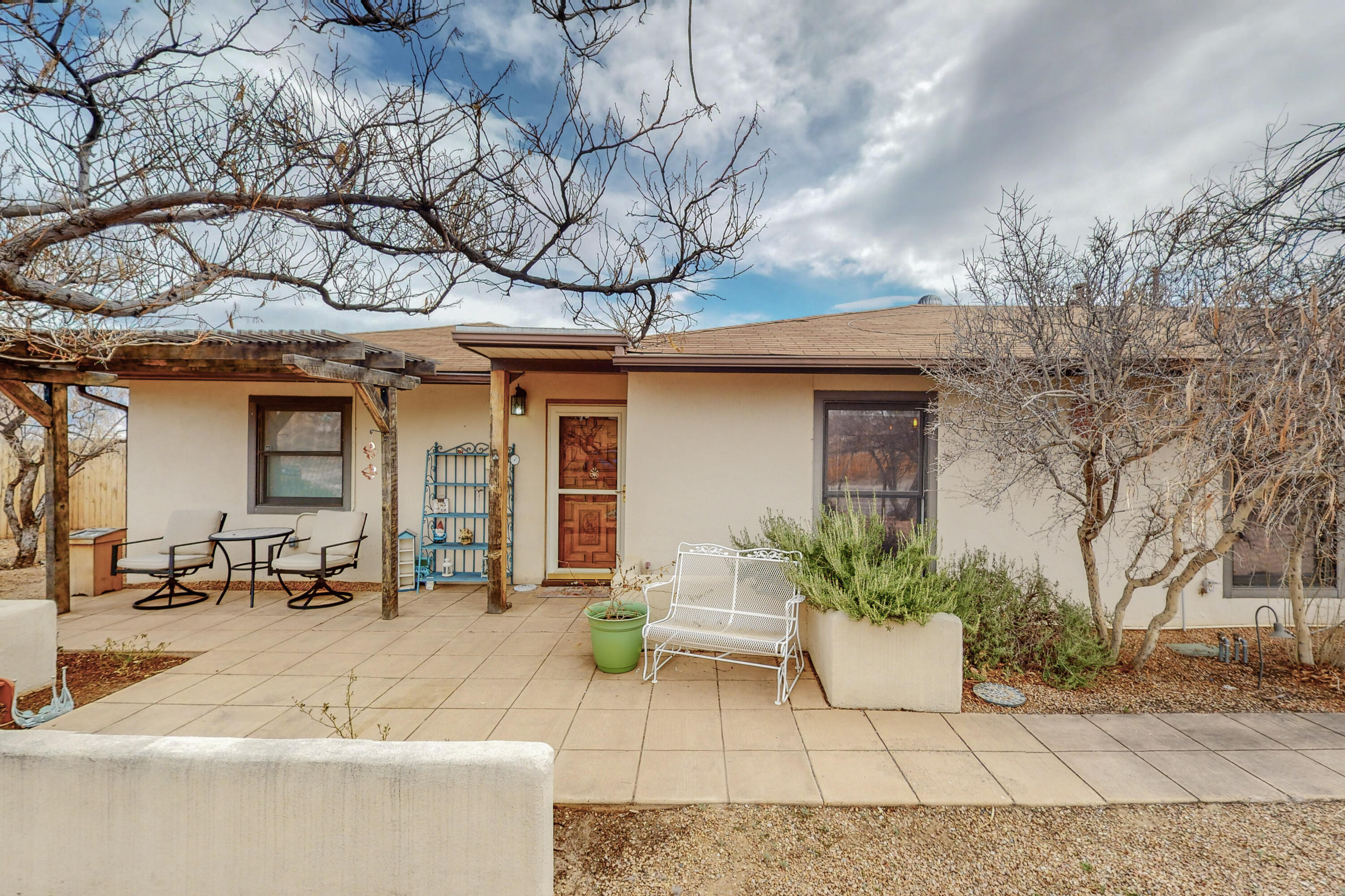 904 Palmas Altas Drive SE