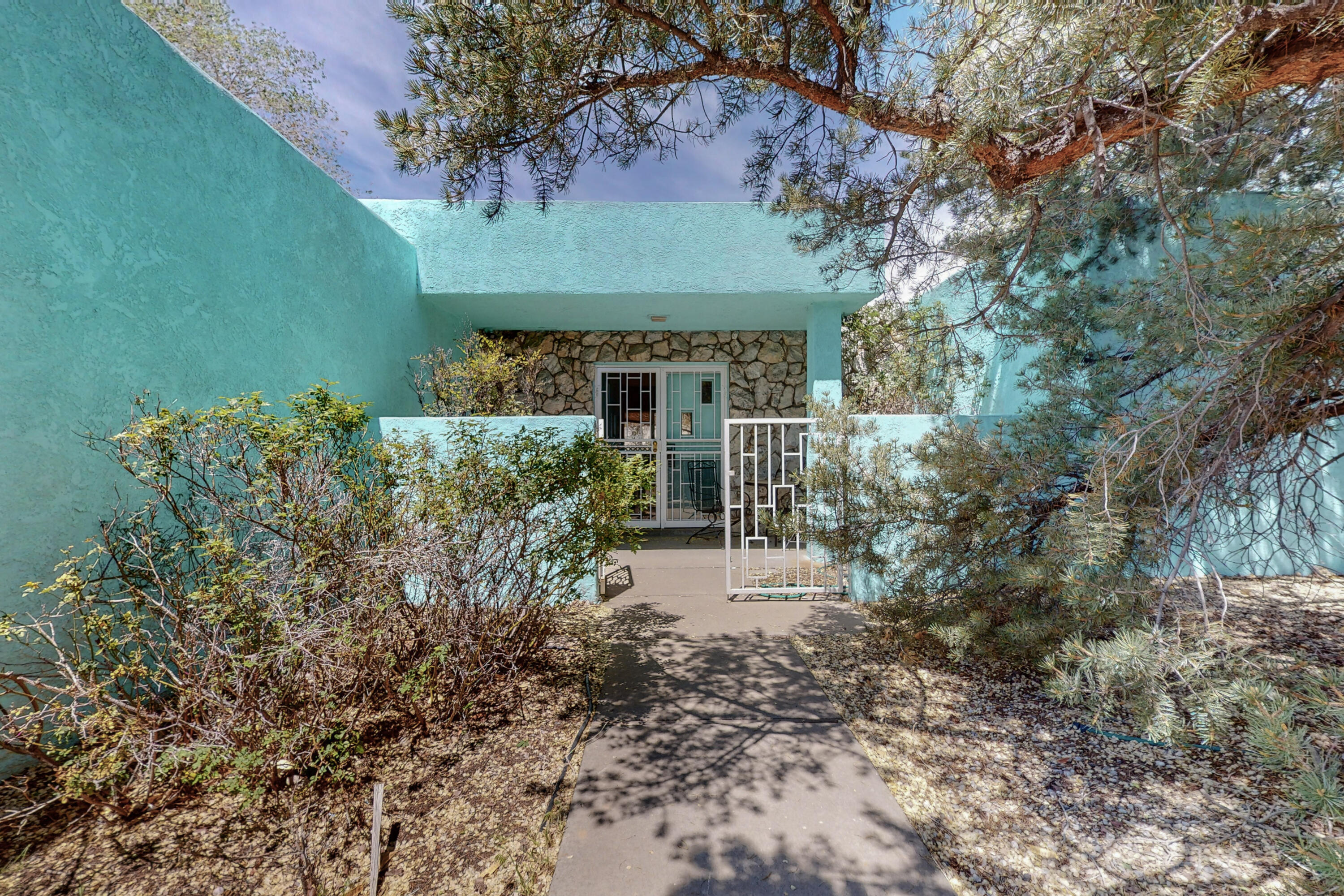 7909 Hendrix Avenue NE