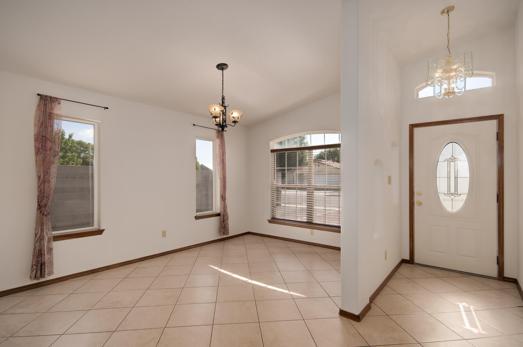 899 Calle Don Nicolas NE
