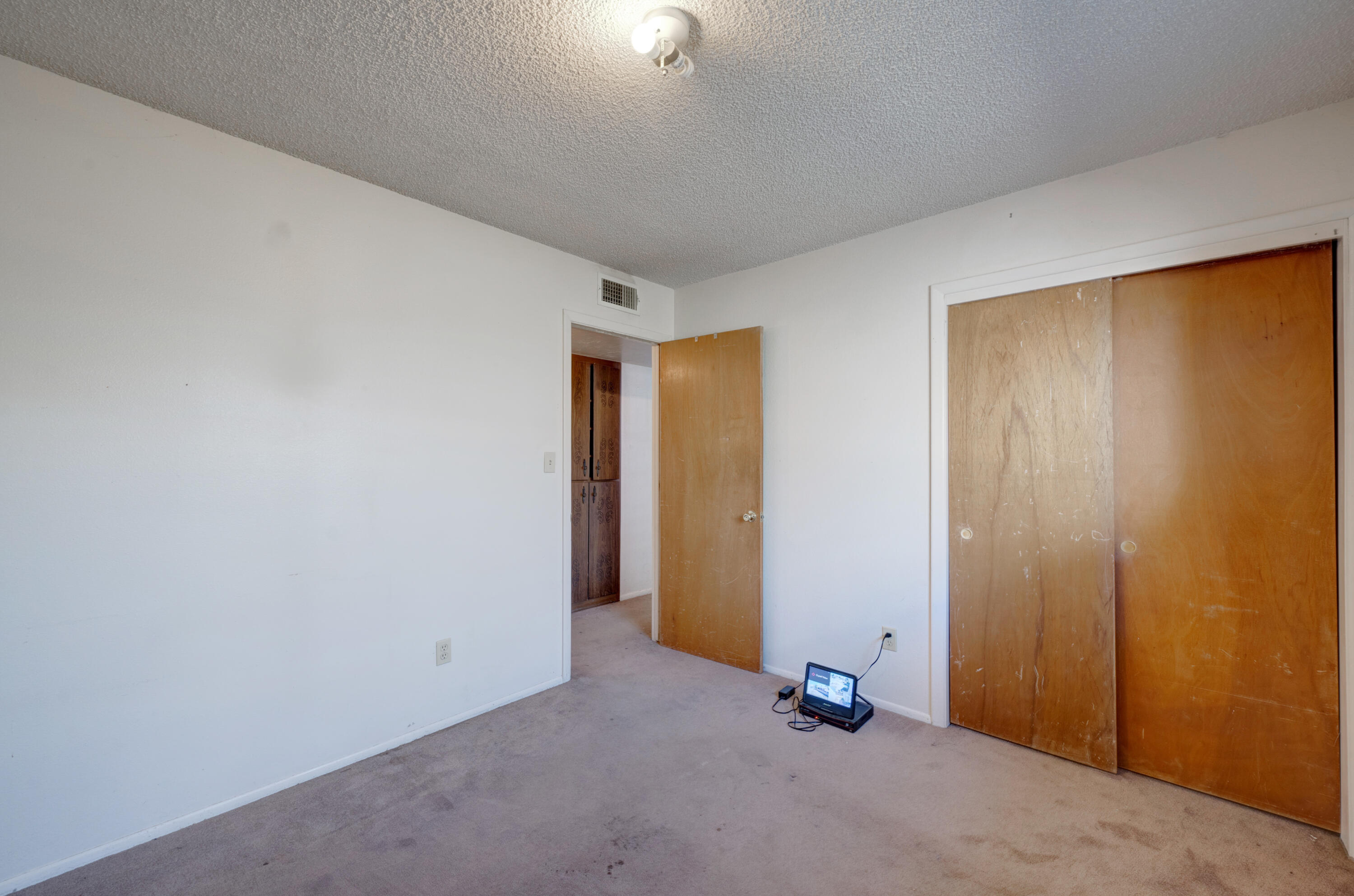 1605 W Didier