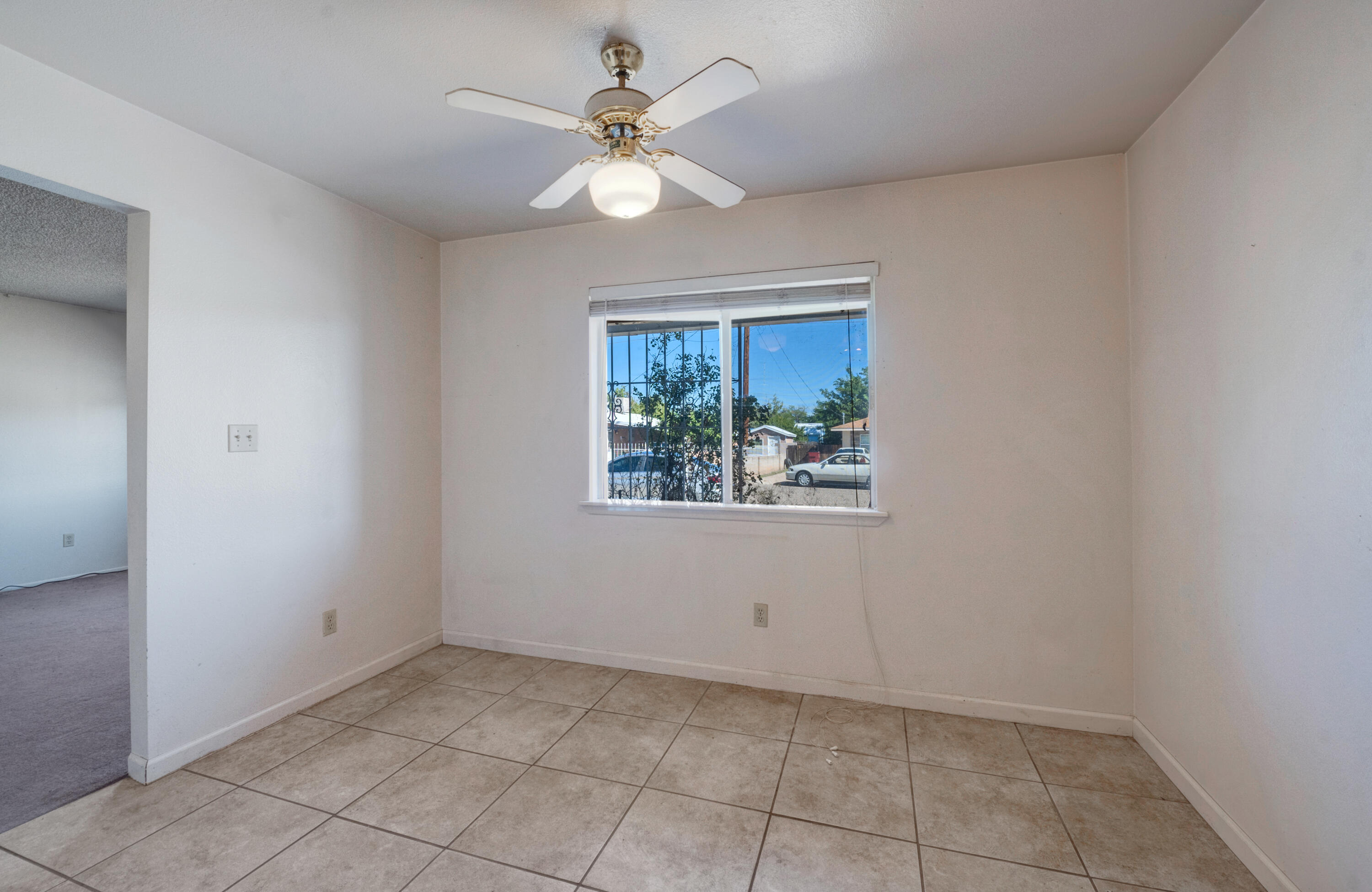 1605 W Didier