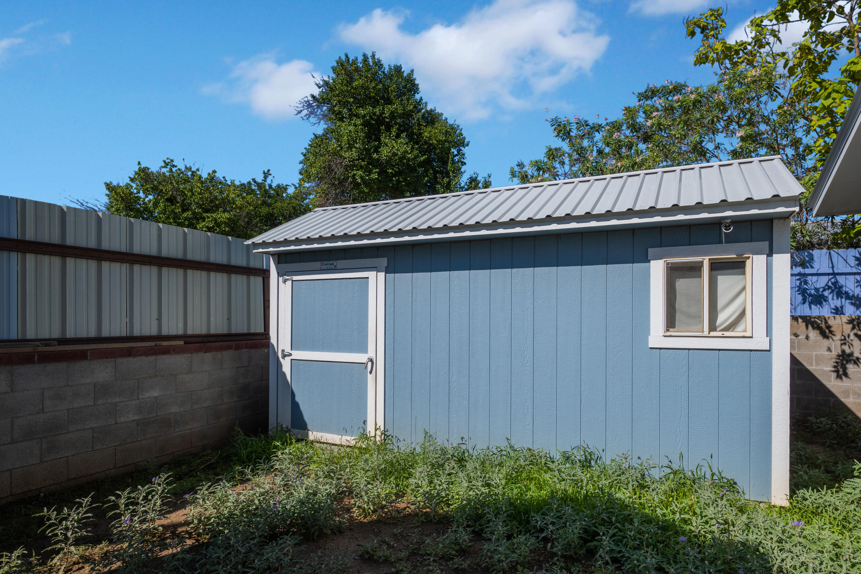 1605 W Didier