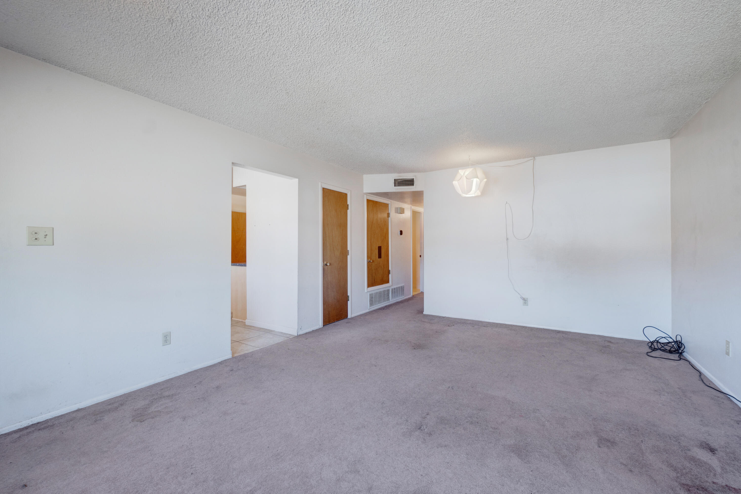 1605 W Didier