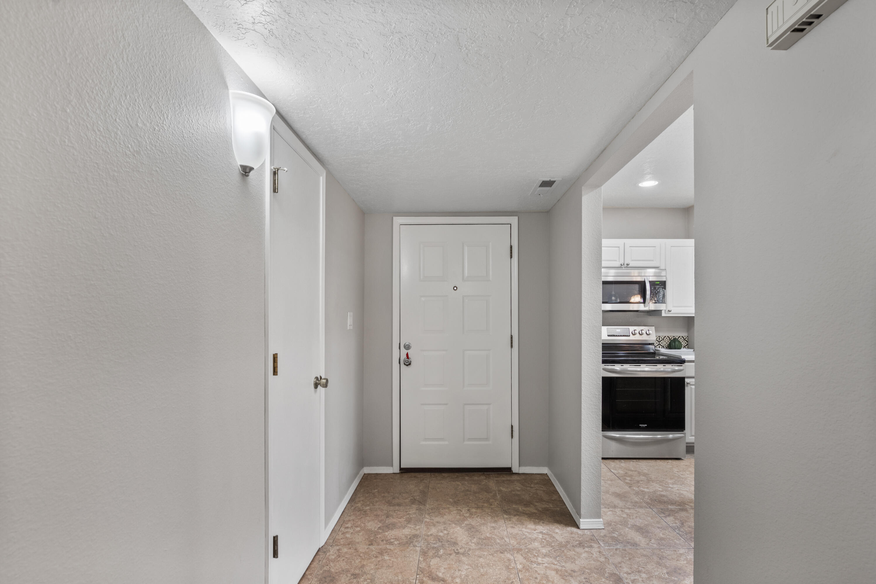 2905 Golfers Lane SE