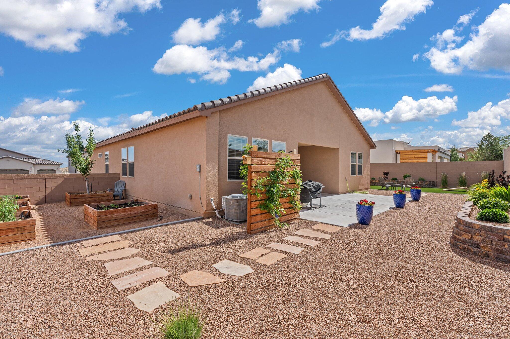 1914 Castle Peak Loop NE