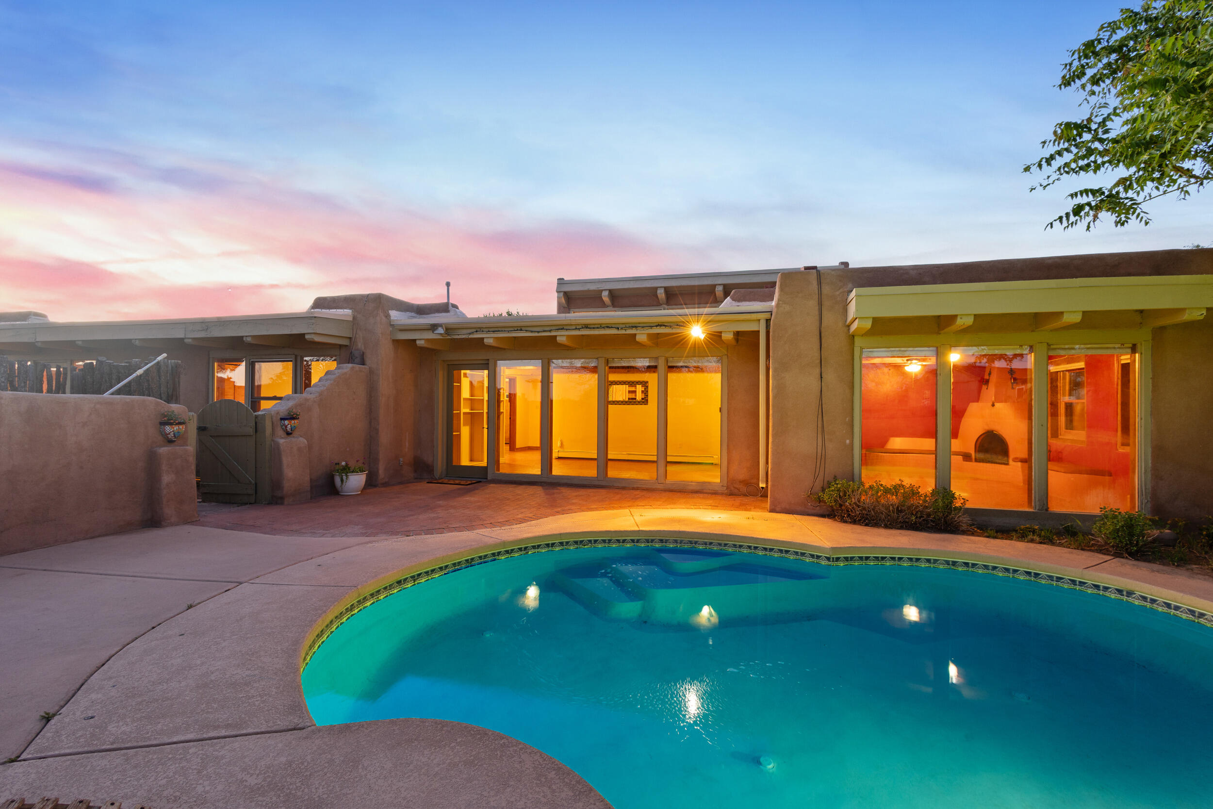 973 CAMINO HERMOSA