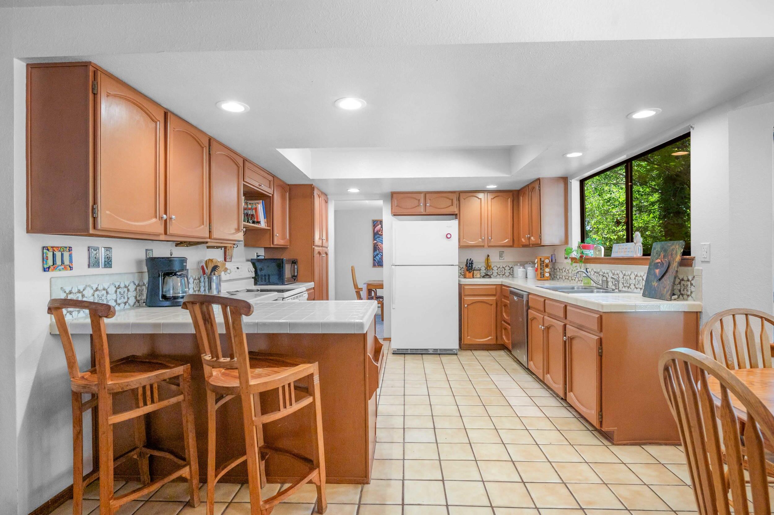 5809 Nugget Avenue NE