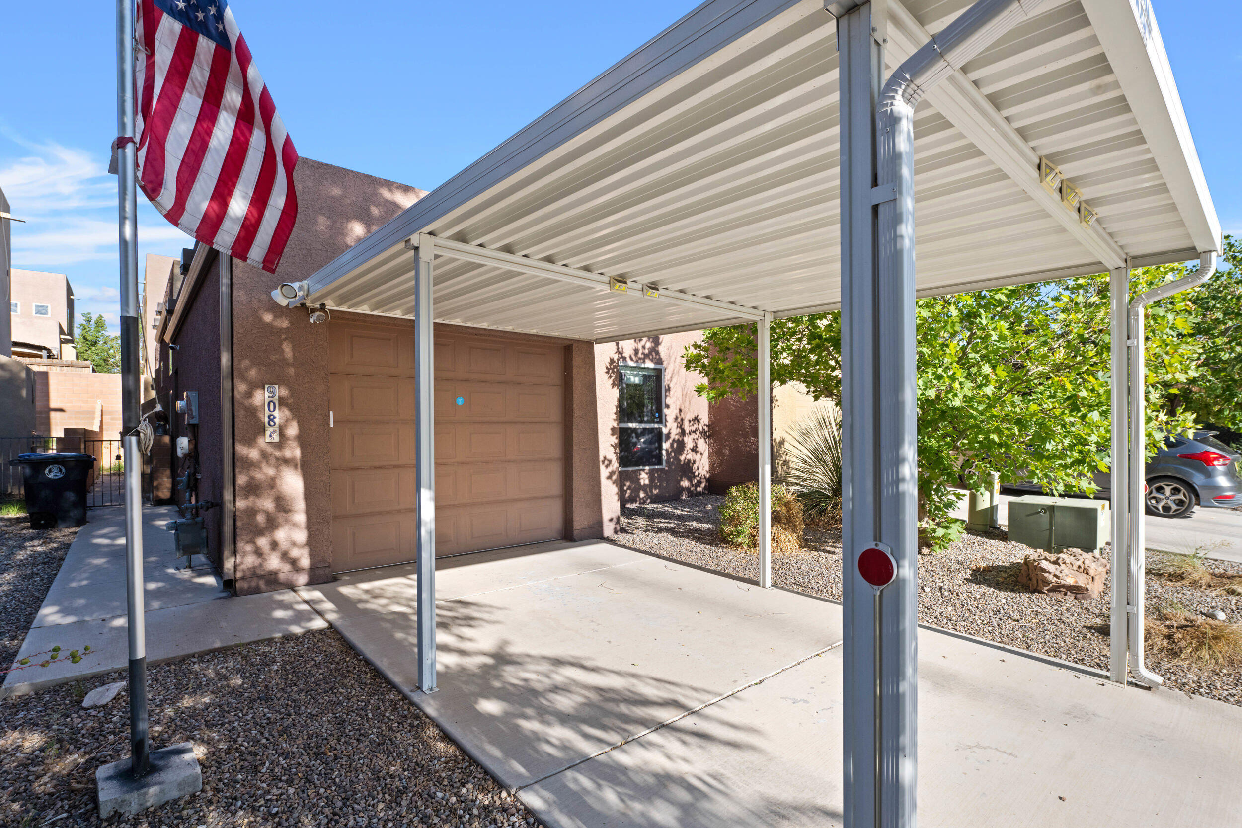 908 SELLERS Drive NE