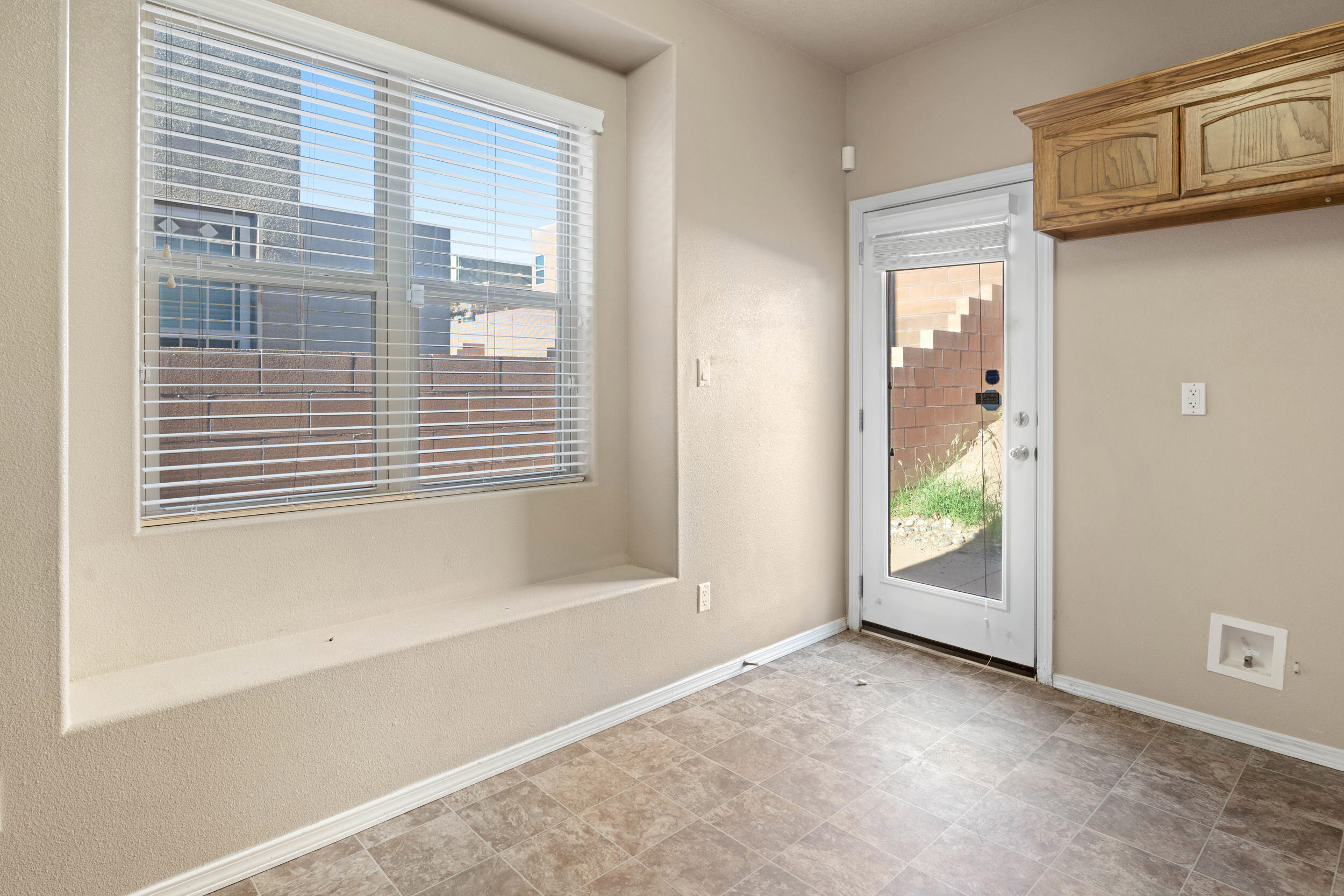 908 SELLERS Drive NE