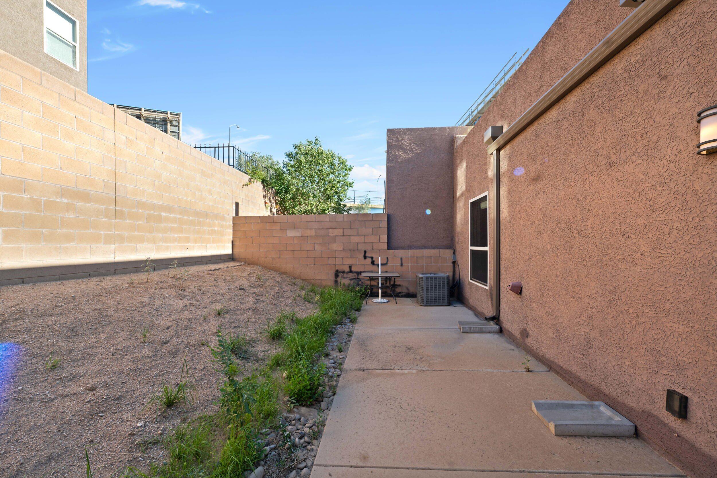908 SELLERS Drive NE