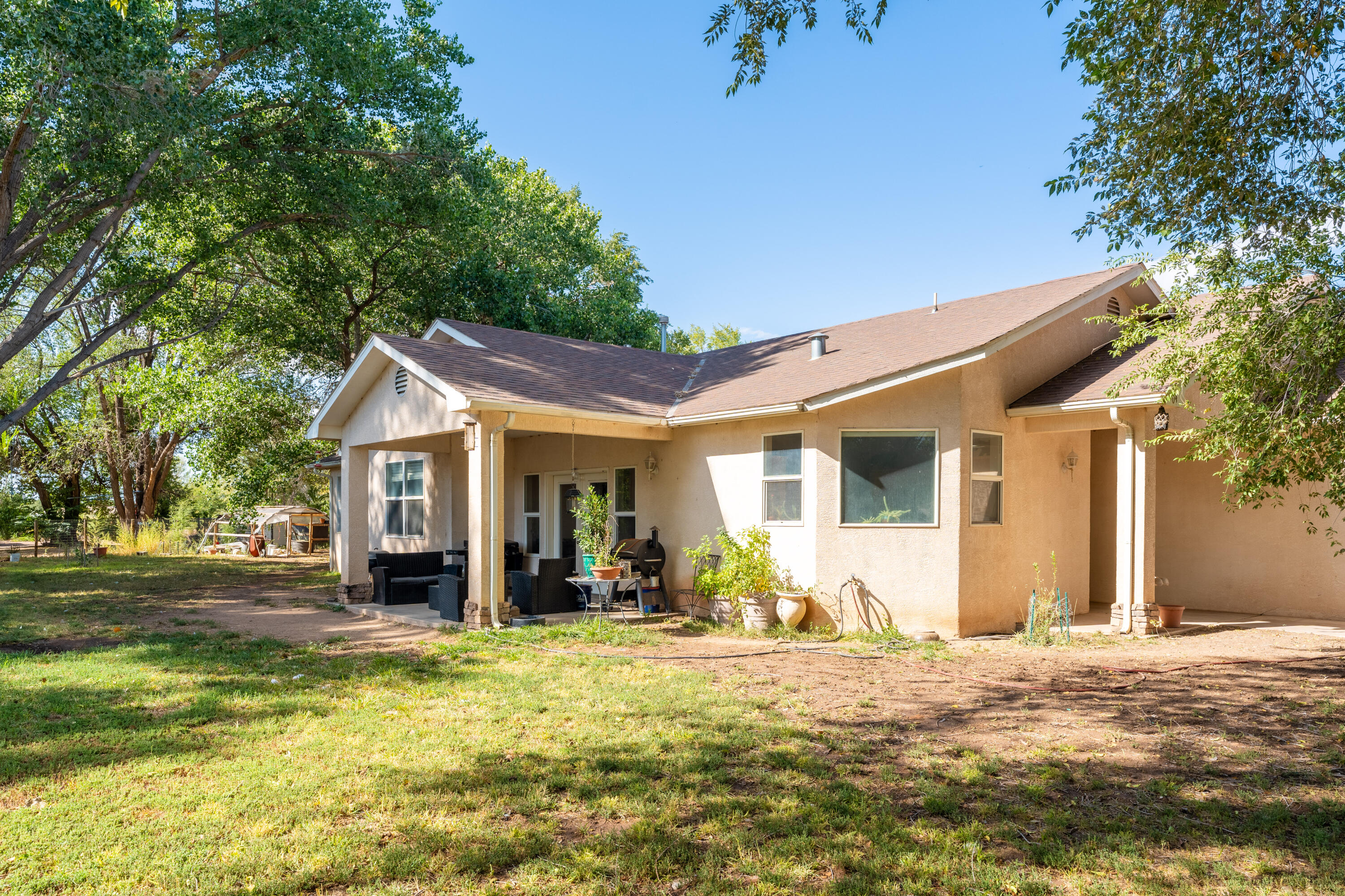 4 DOVE Court
