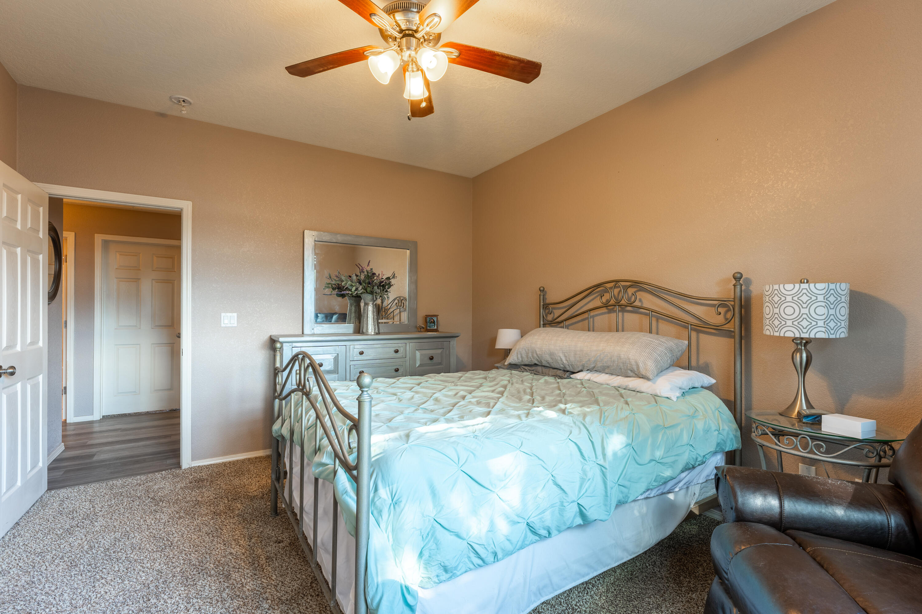 4 DOVE Court