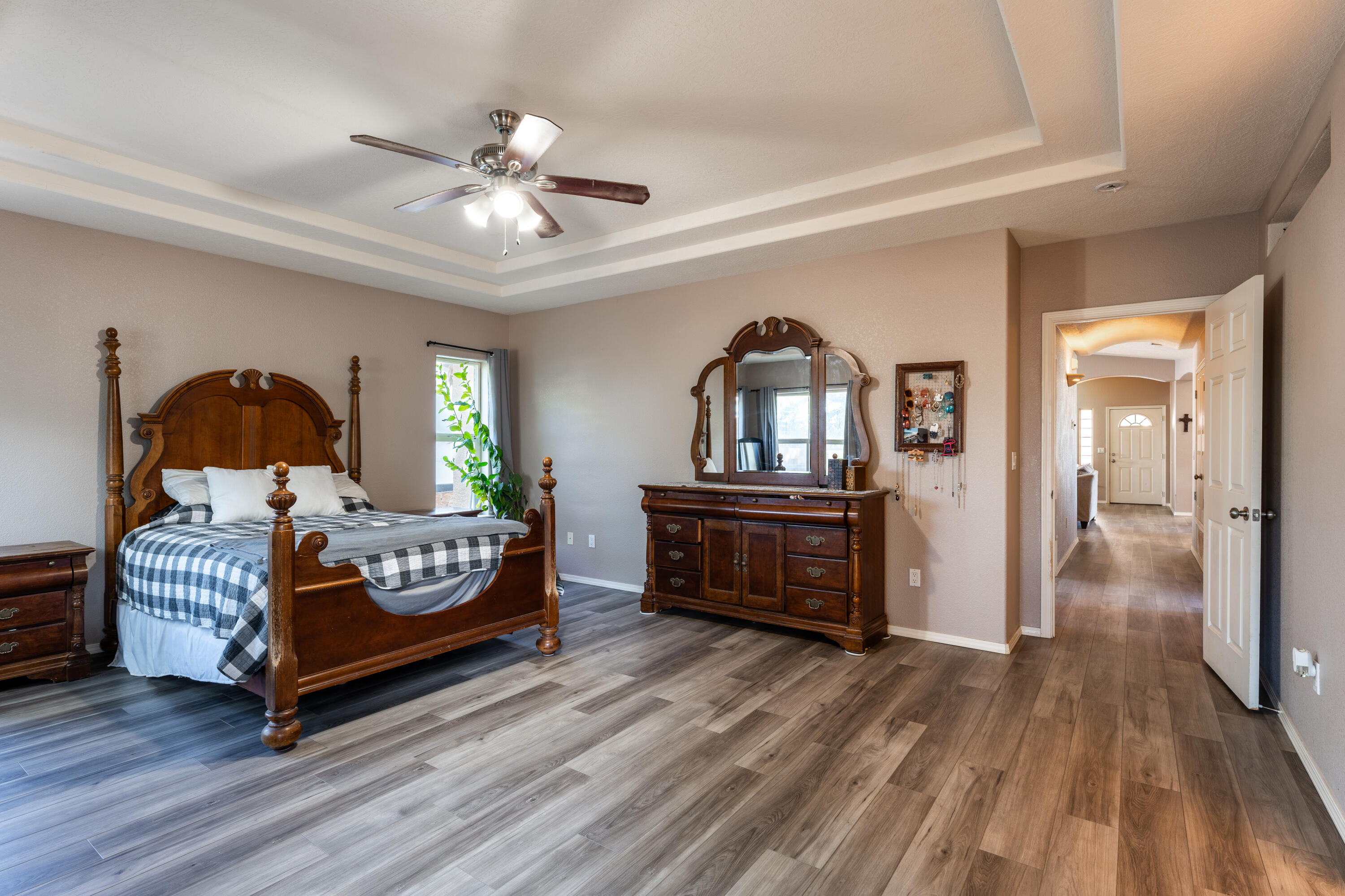 4 DOVE Court