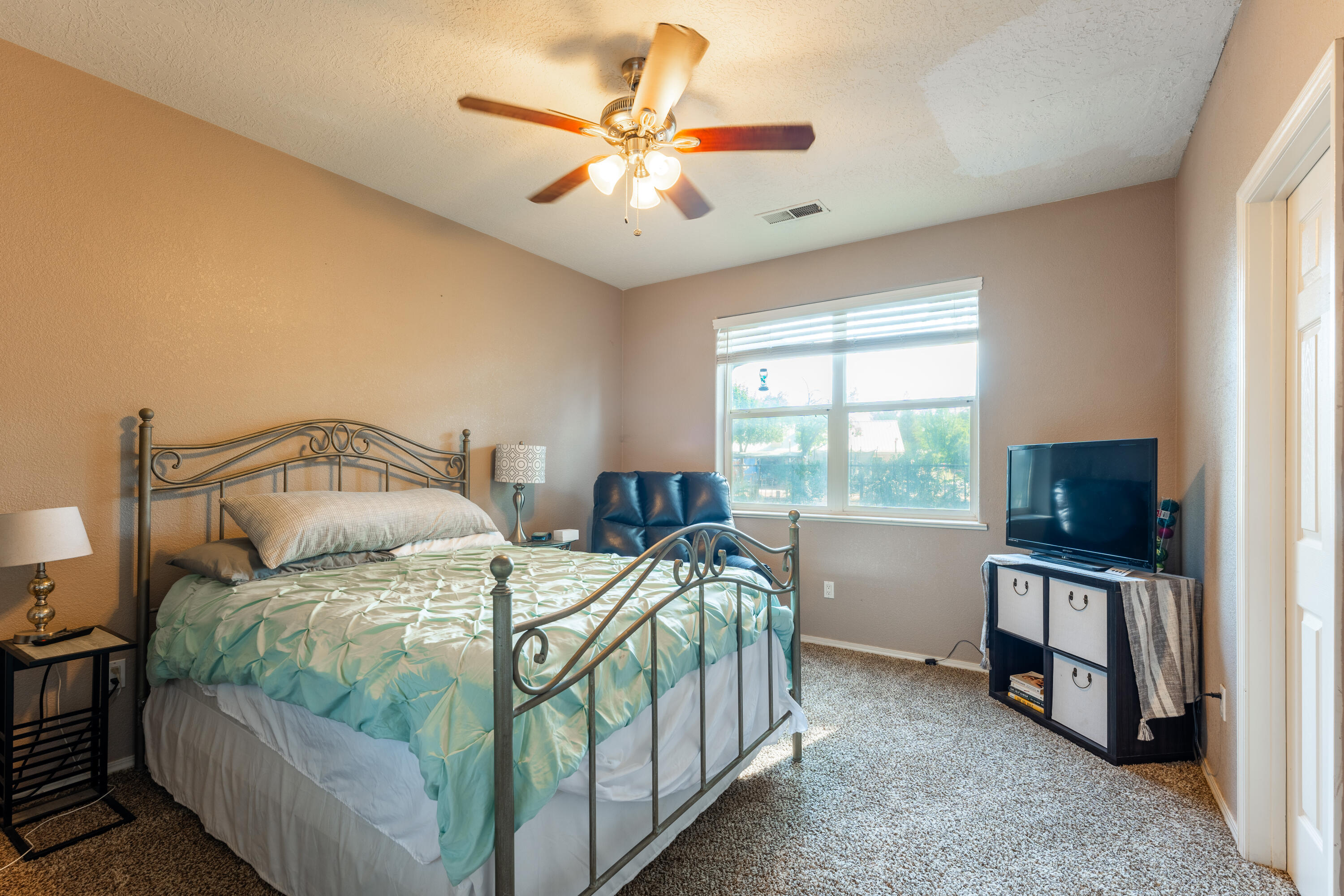 4 DOVE Court