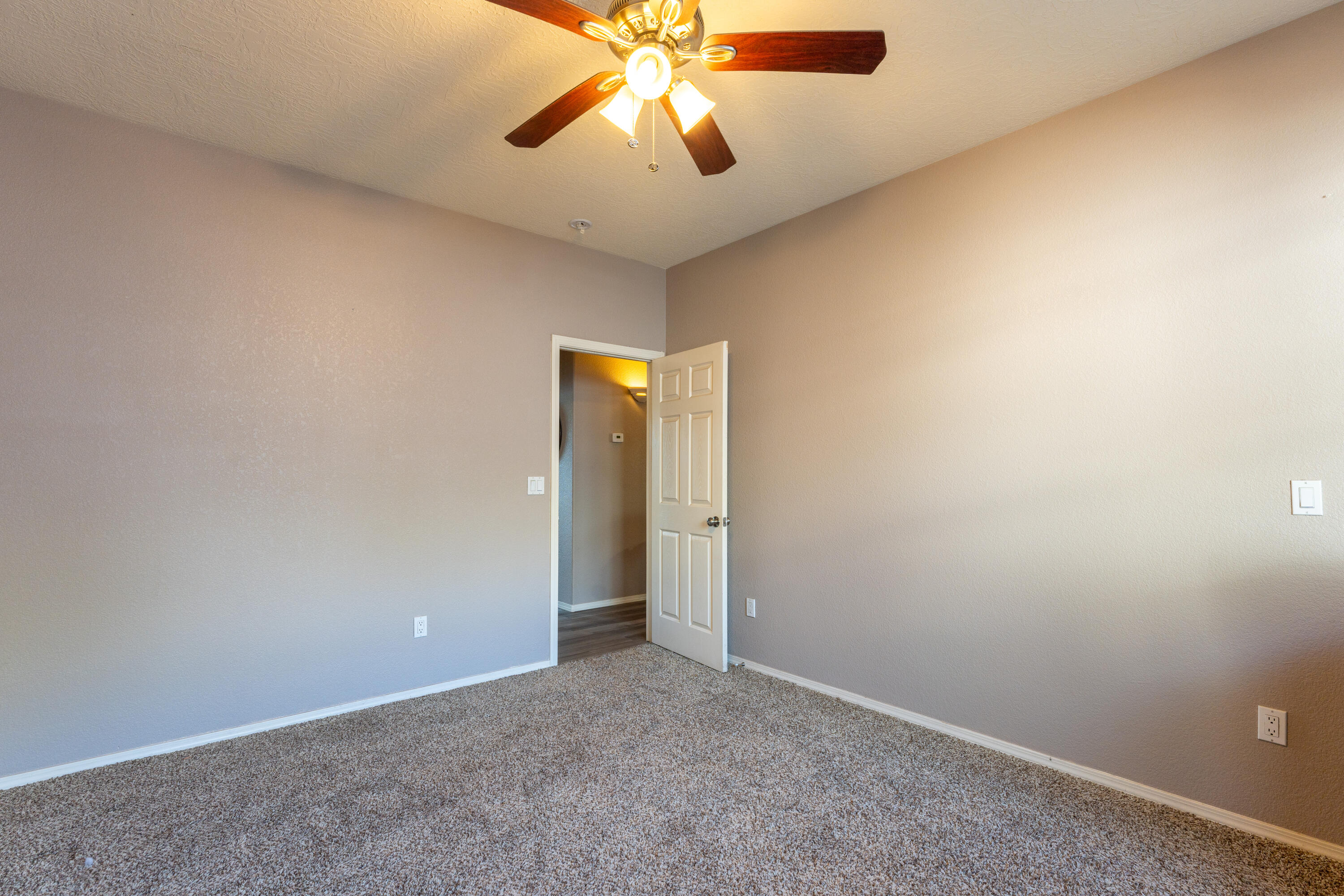 4 DOVE Court