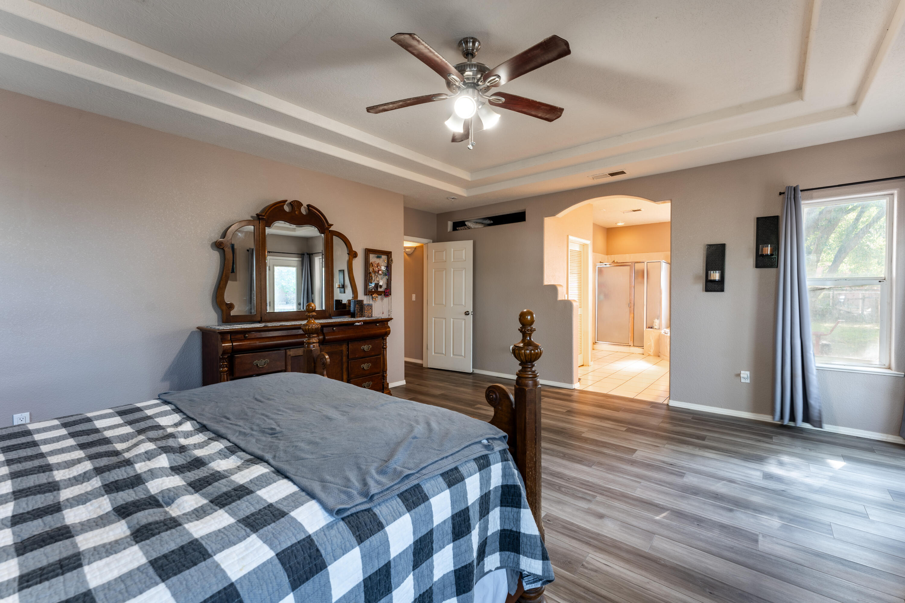 4 DOVE Court
