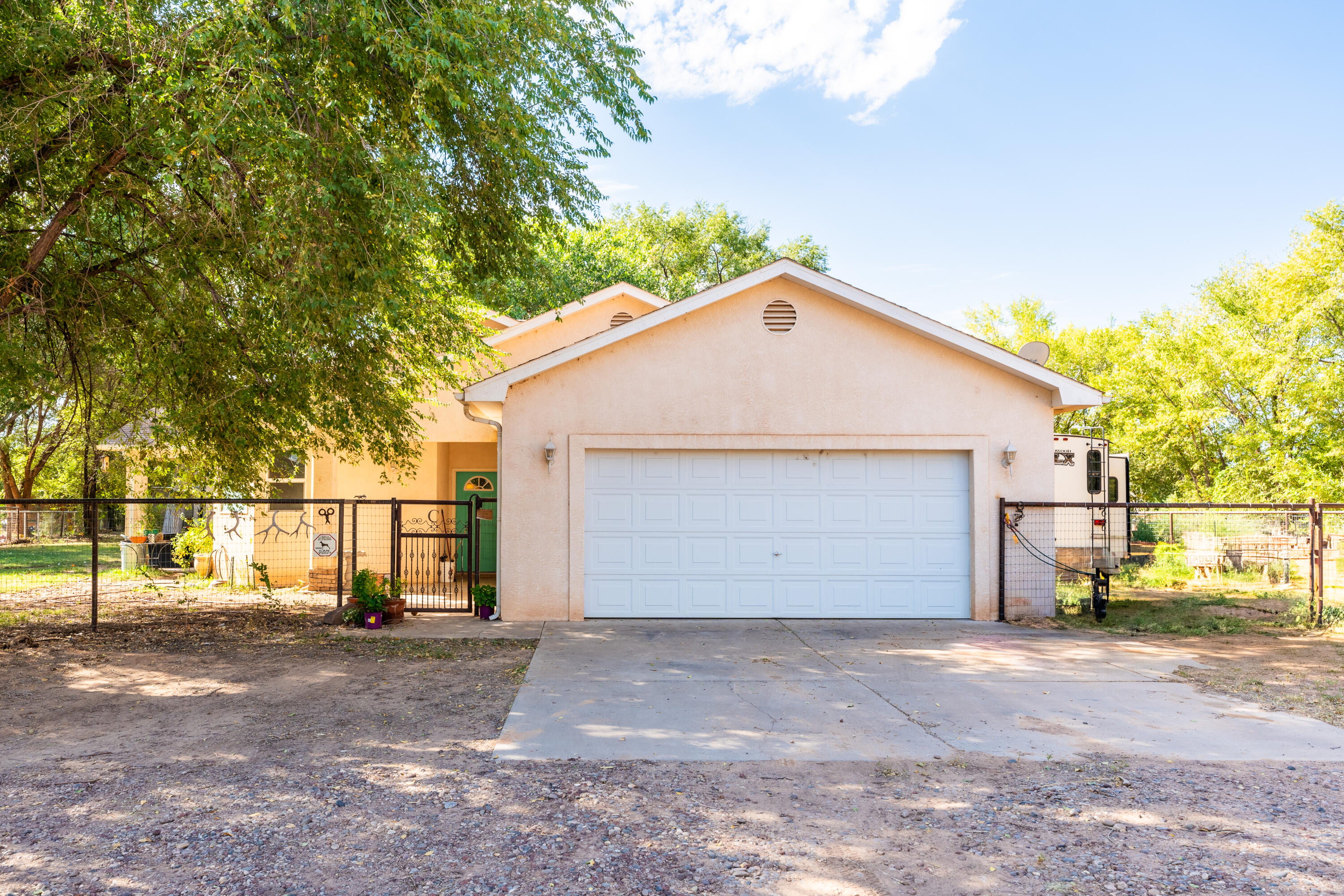 4 DOVE Court