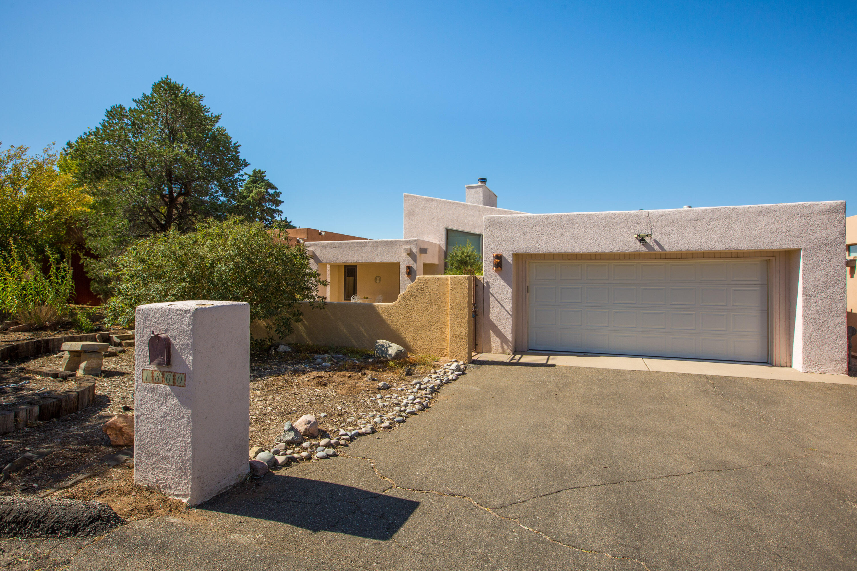 1860 TRAMWAY TERRACE Loop NE