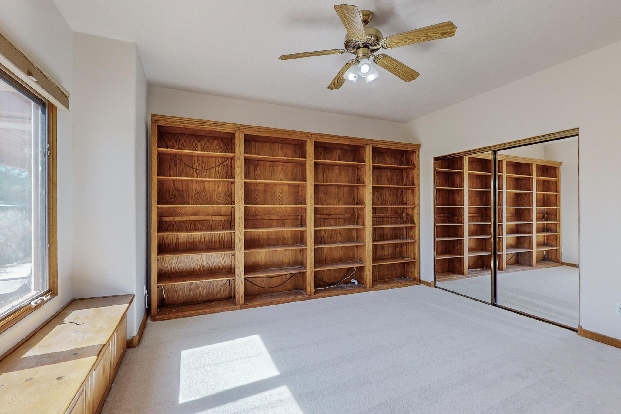 165 SOL DE ORO Court