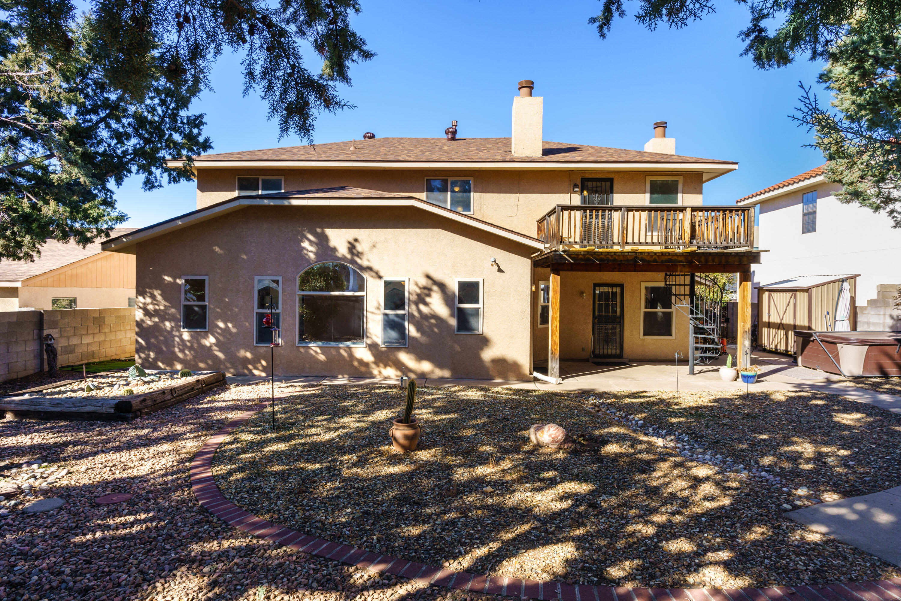 11616 SAN VICTORIO Avenue NE