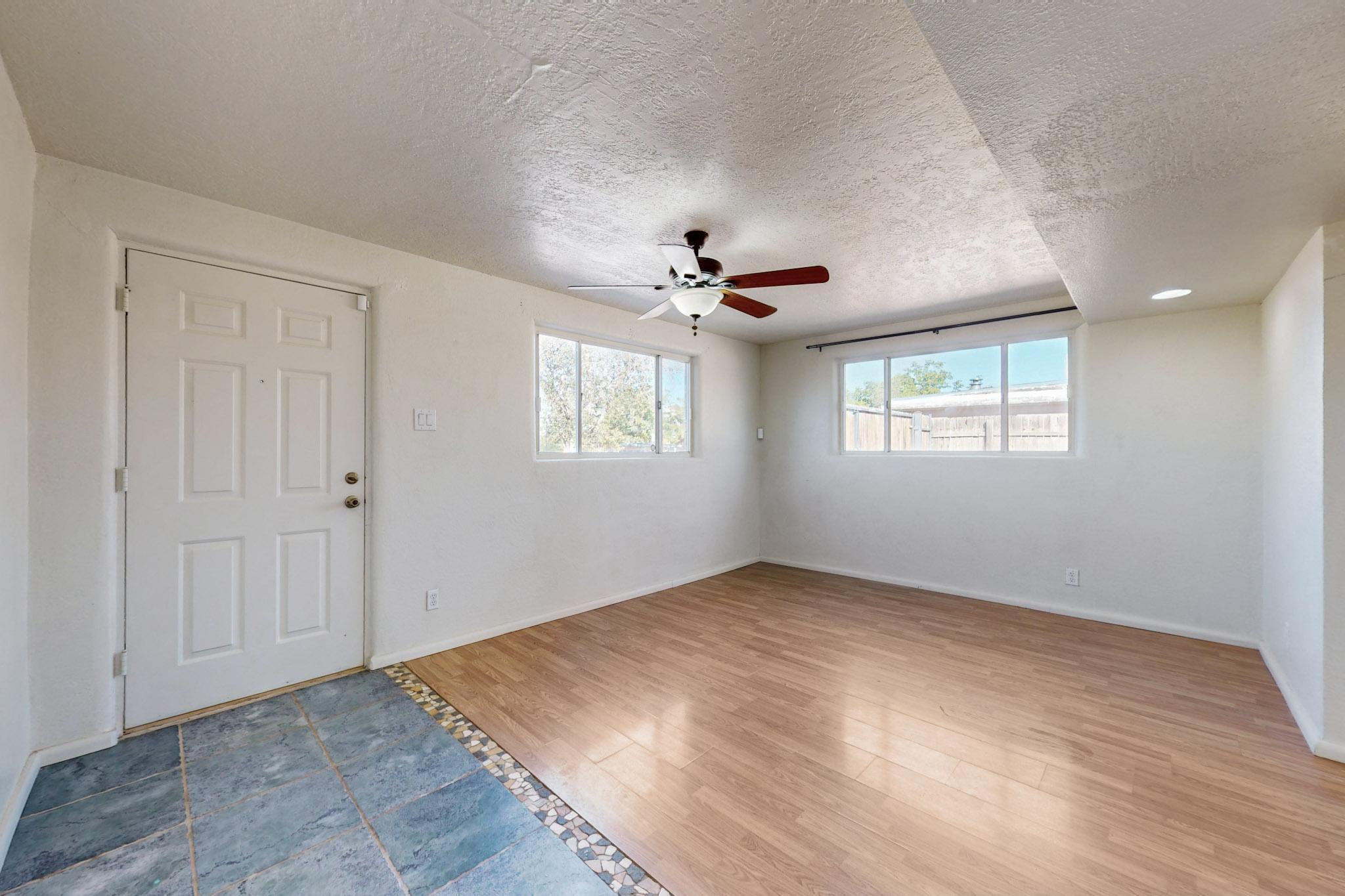 2824 SOLANO Drive NE