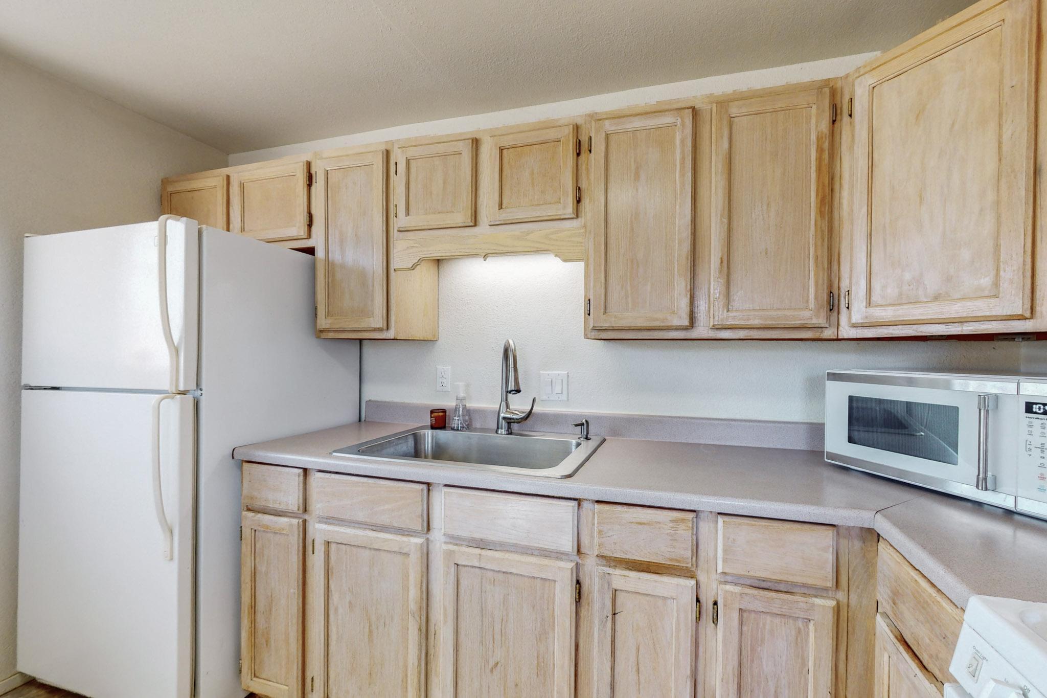 2824 SOLANO Drive NE
