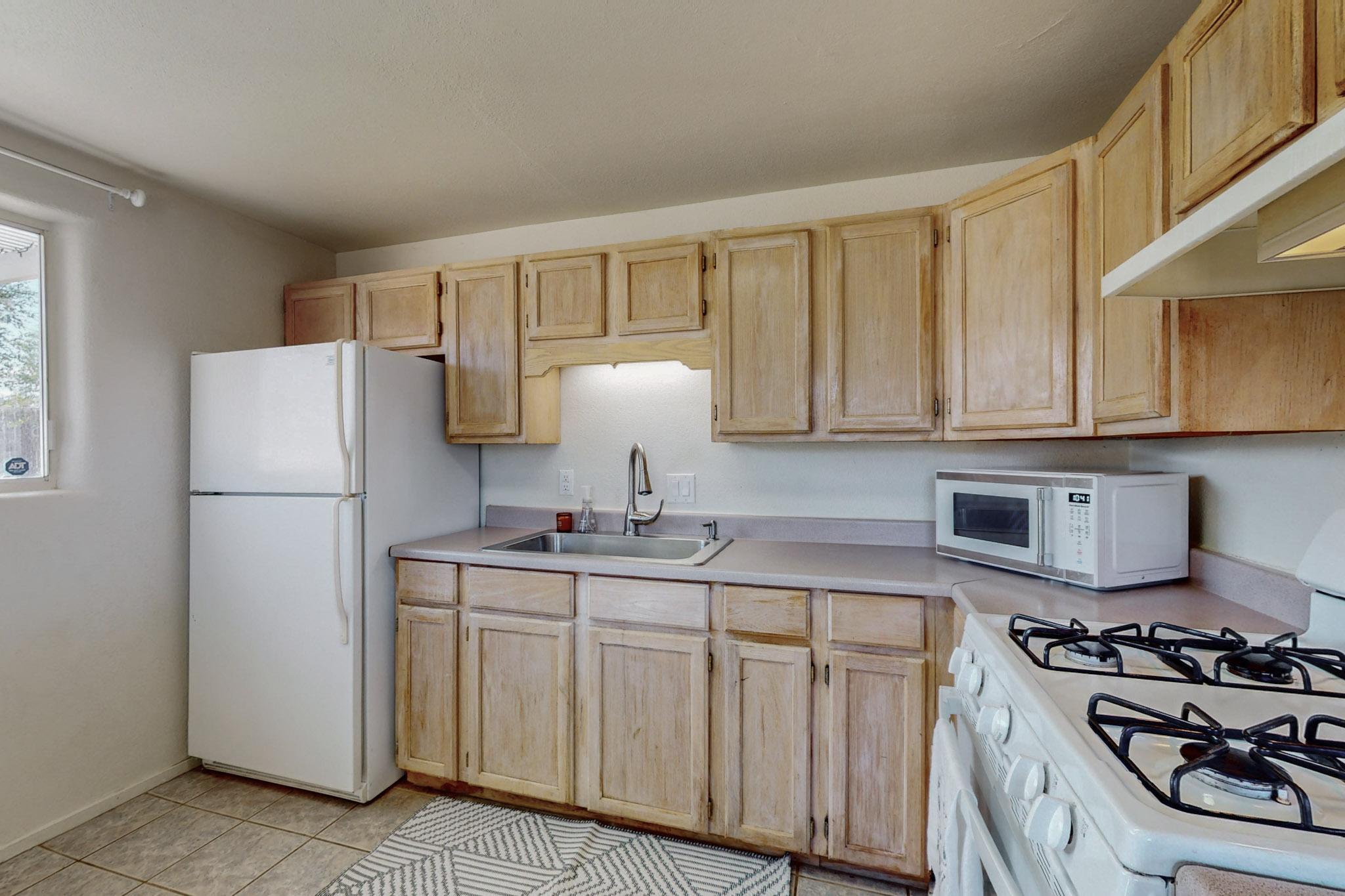 2824 SOLANO Drive NE