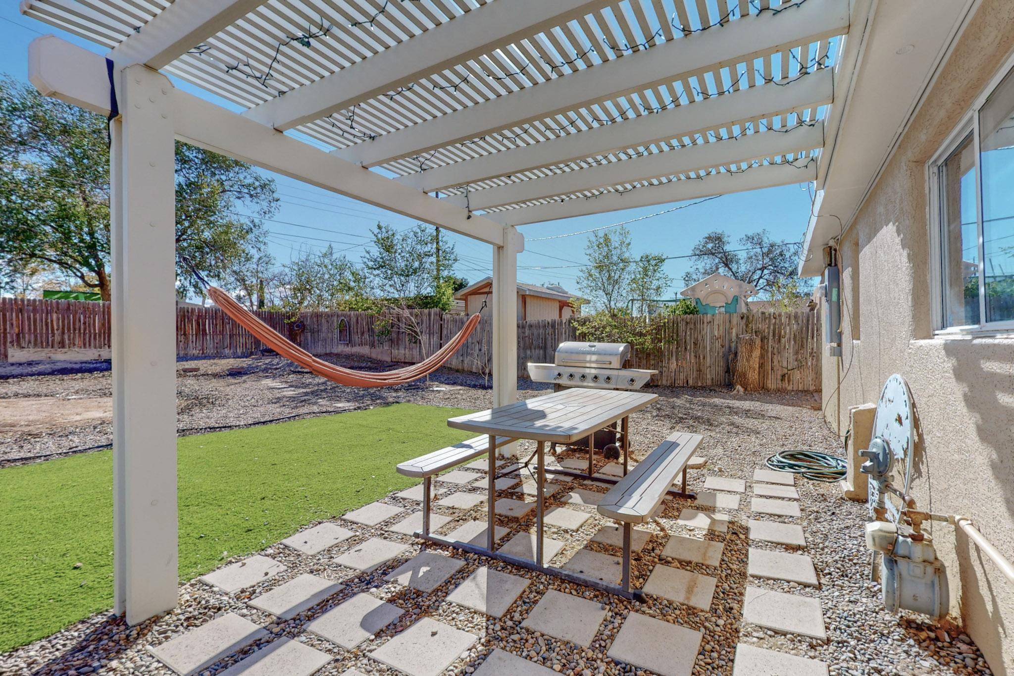 2824 SOLANO Drive NE
