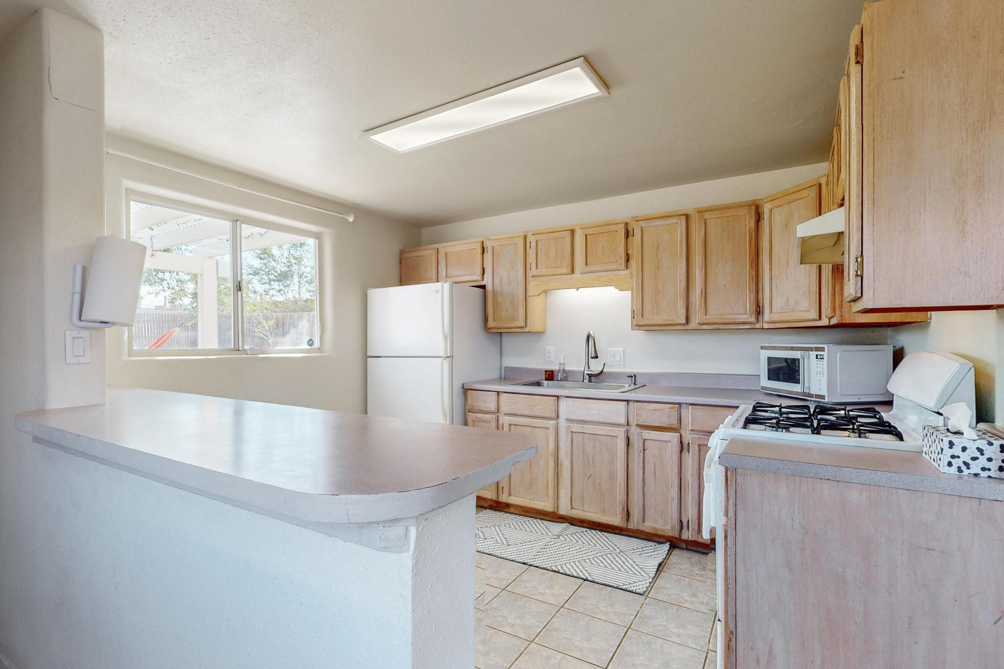 2824 SOLANO Drive NE