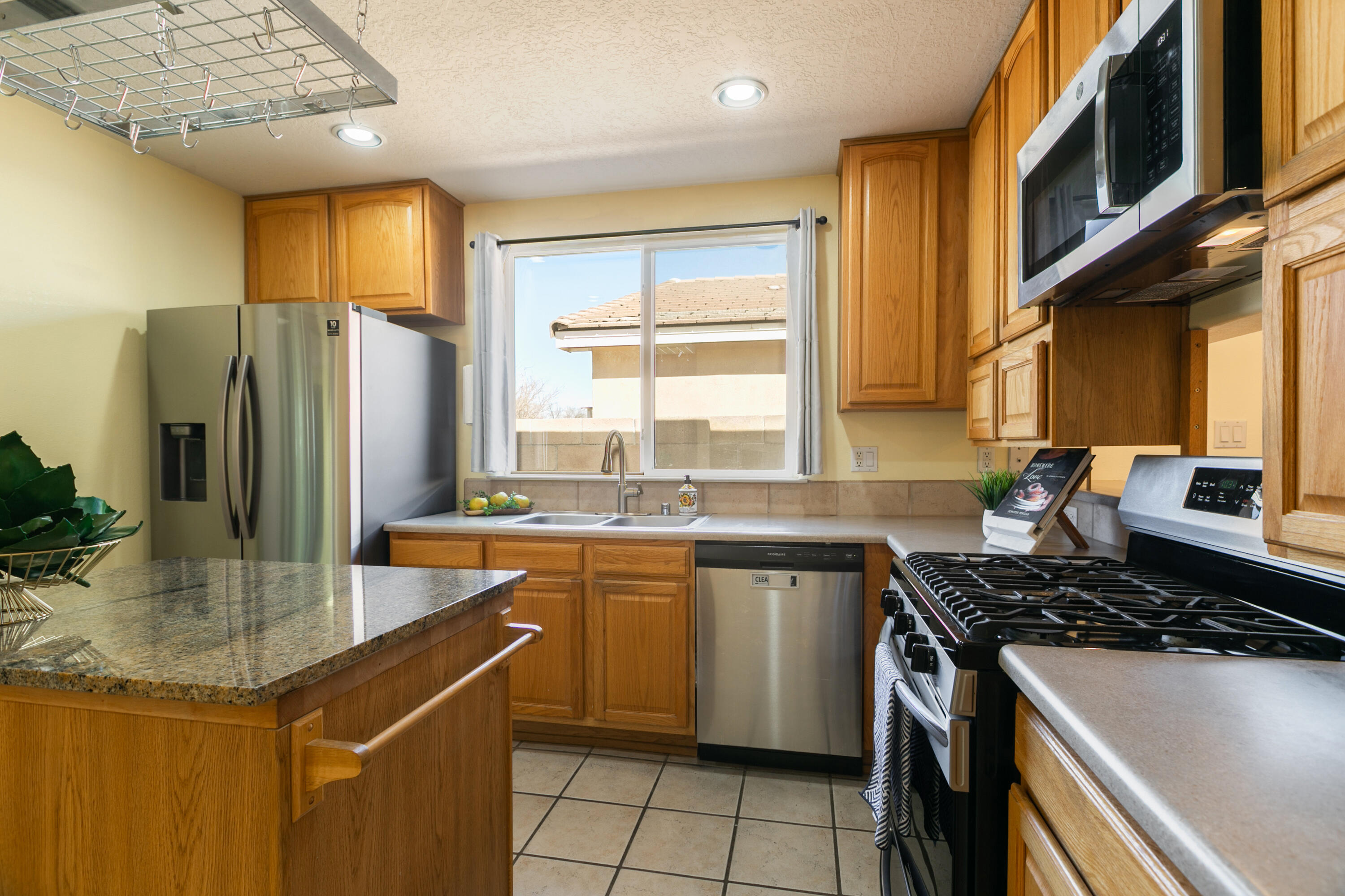 8319 Santa Clarita Street NE