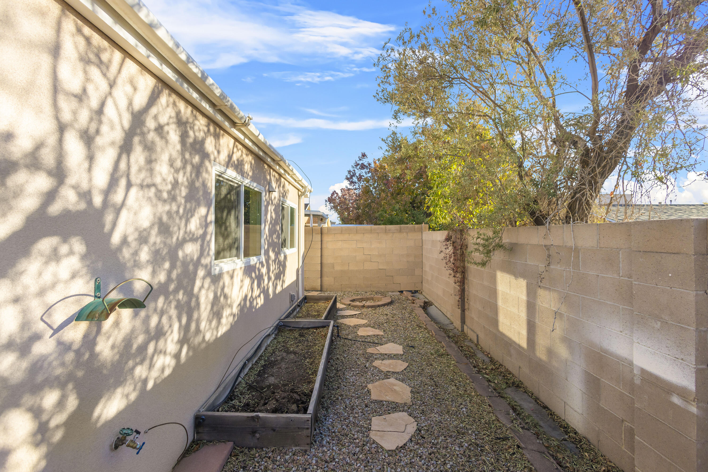 8319 Santa Clarita Street NE
