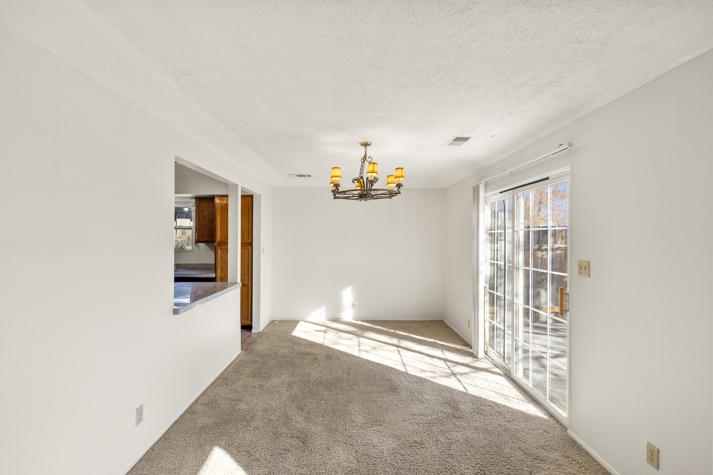 438 FELDSPAR Drive NE