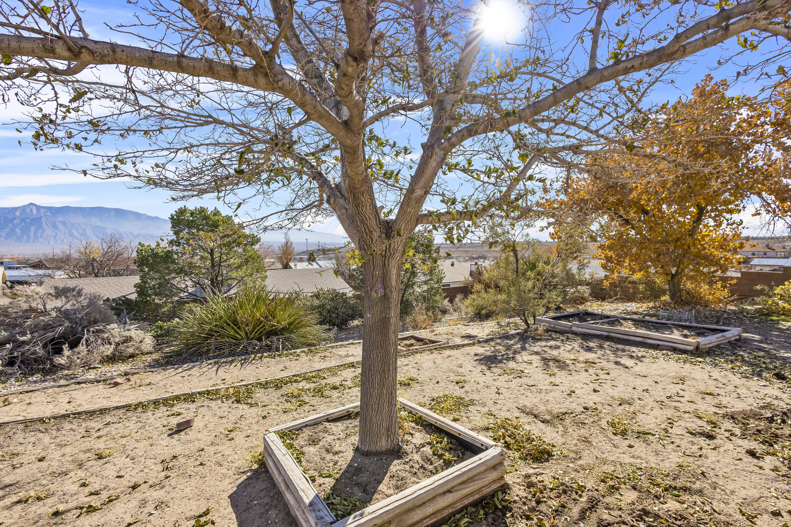 438 FELDSPAR Drive NE