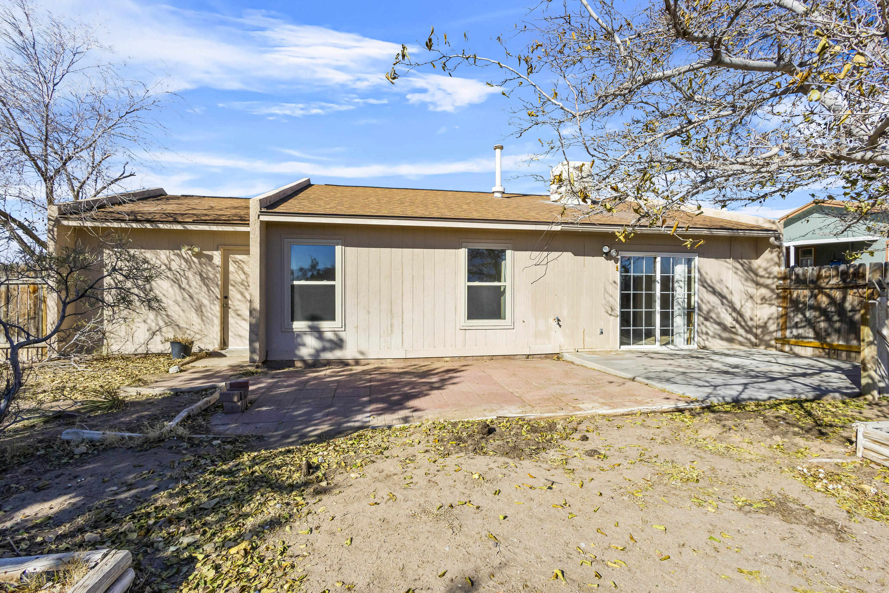 438 FELDSPAR Drive NE