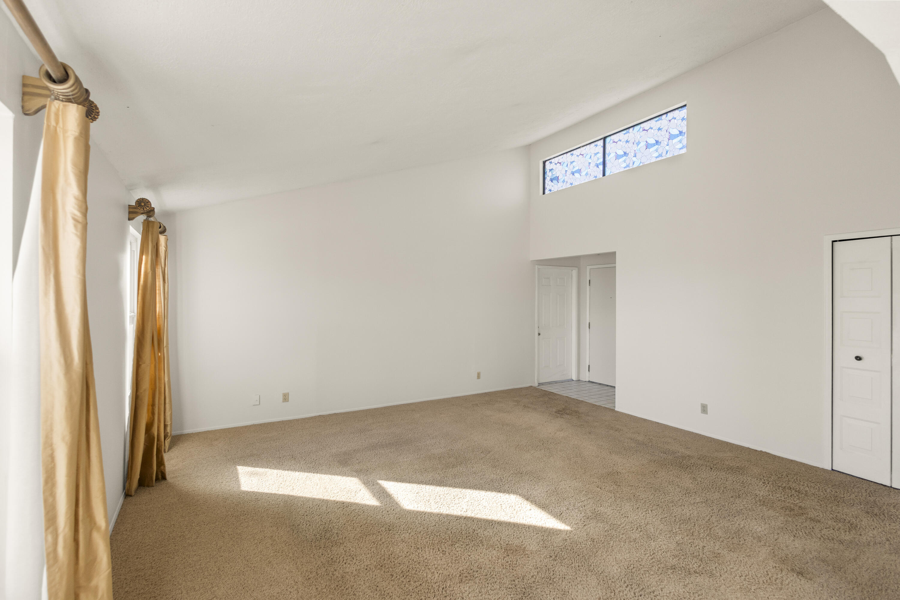 438 FELDSPAR Drive NE