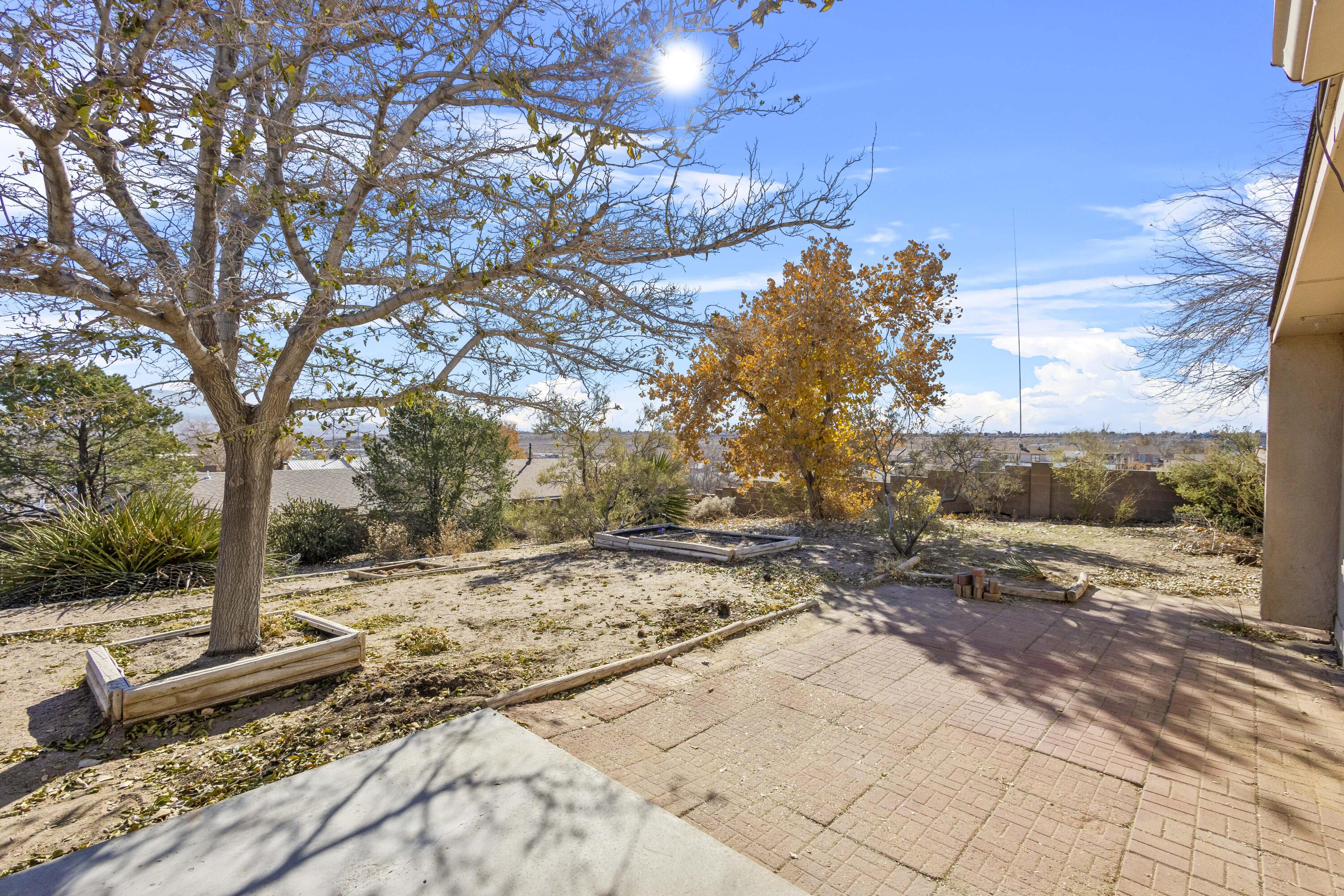 438 FELDSPAR Drive NE