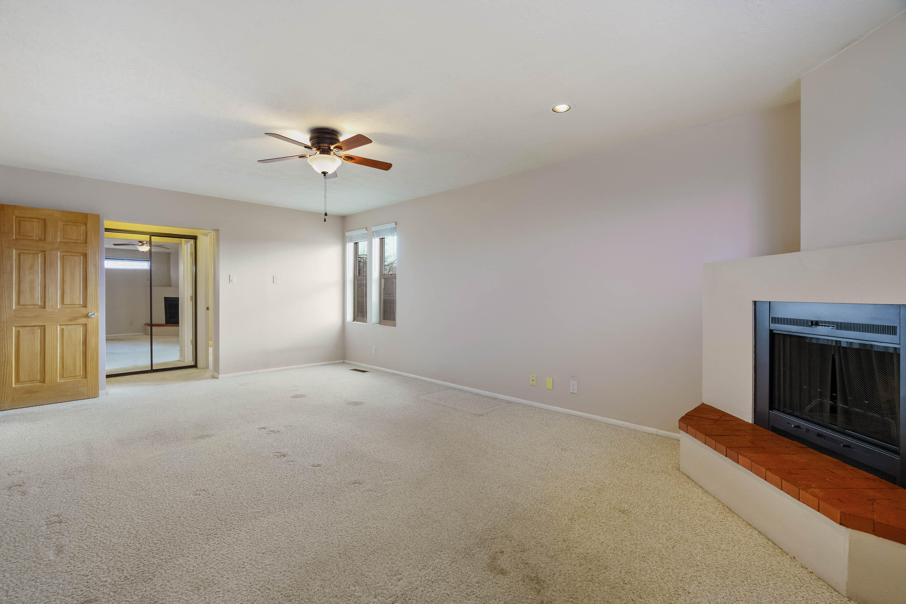 1127 CAMINO HERMOSA