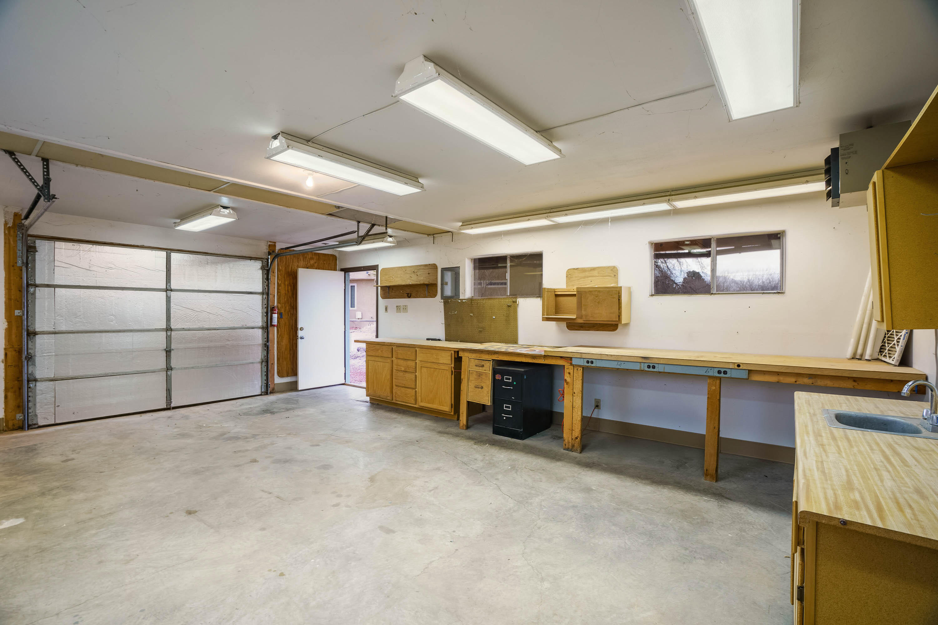 1127 CAMINO HERMOSA