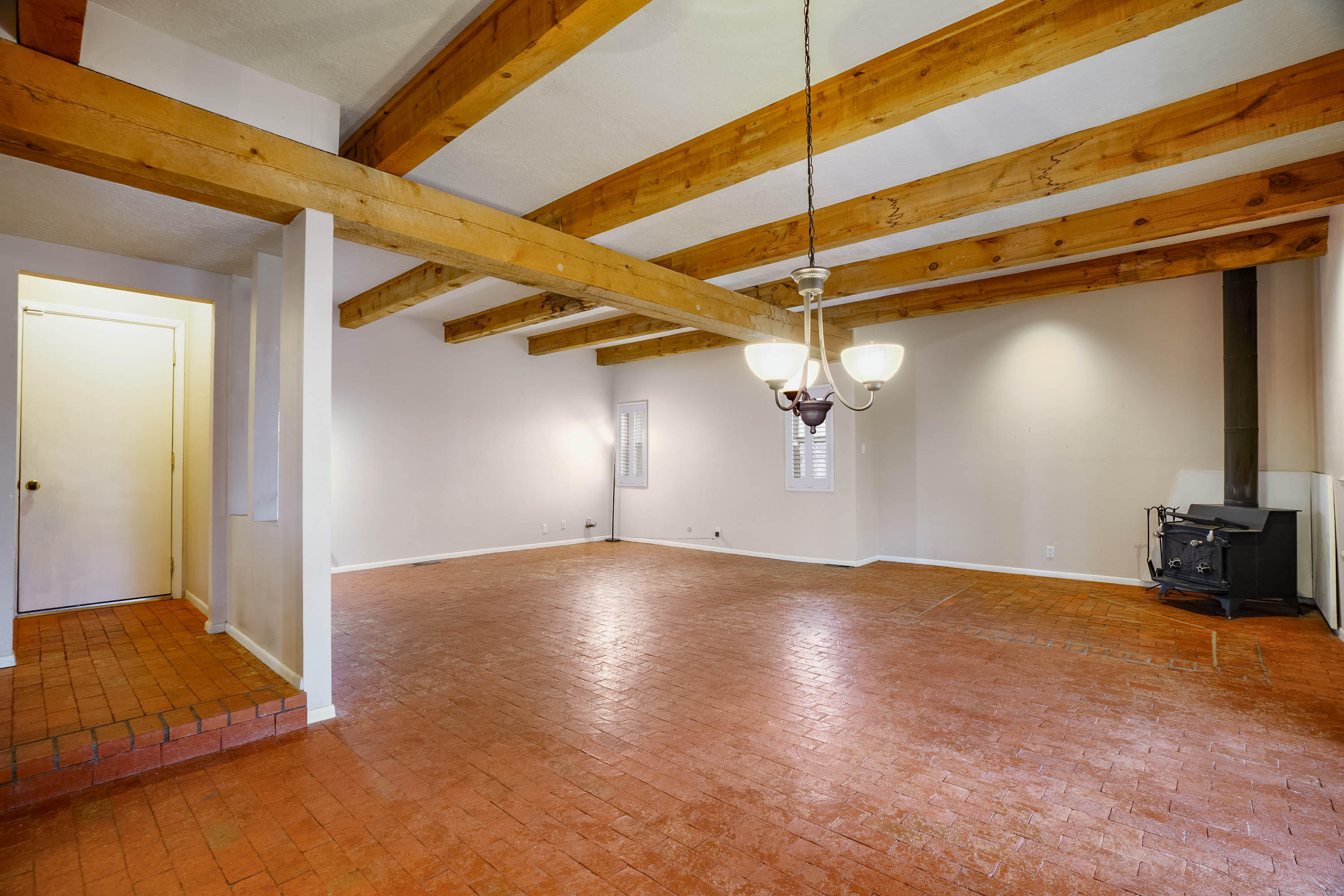 1127 CAMINO HERMOSA