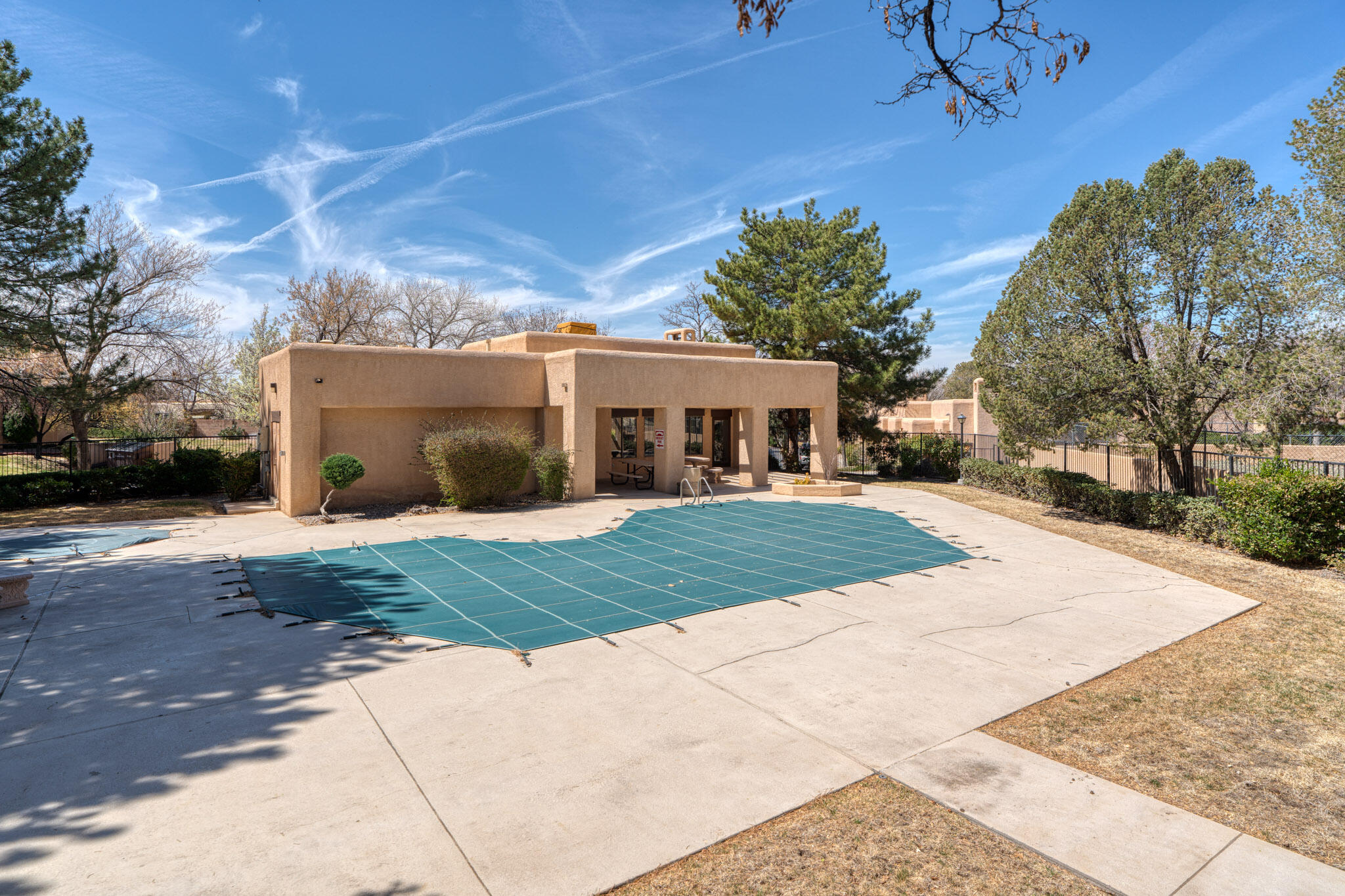 10279 LAS CASITAS Court NE