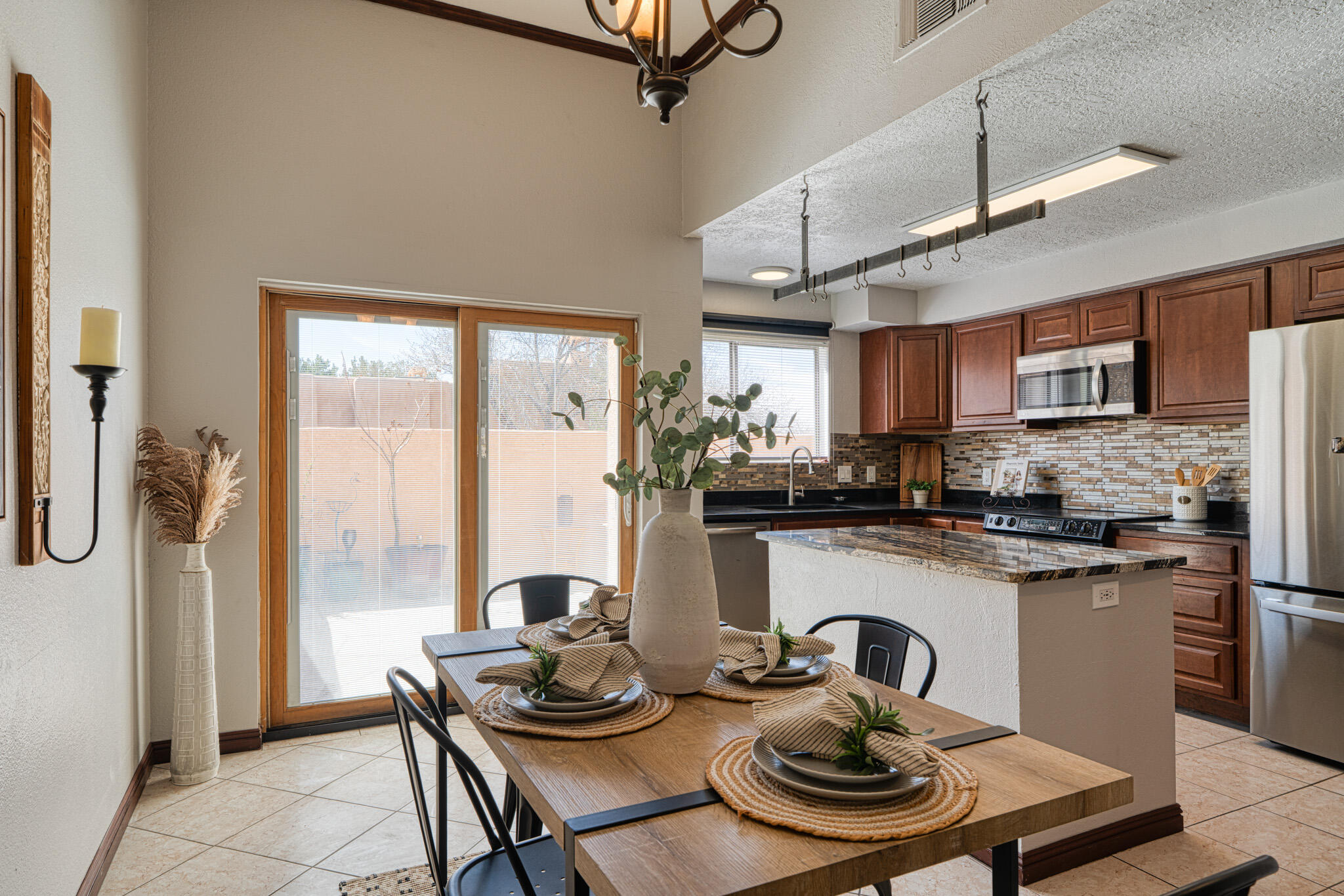 10279 LAS CASITAS Court NE