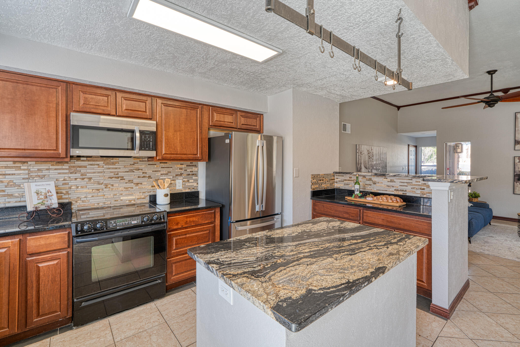 10279 LAS CASITAS Court NE