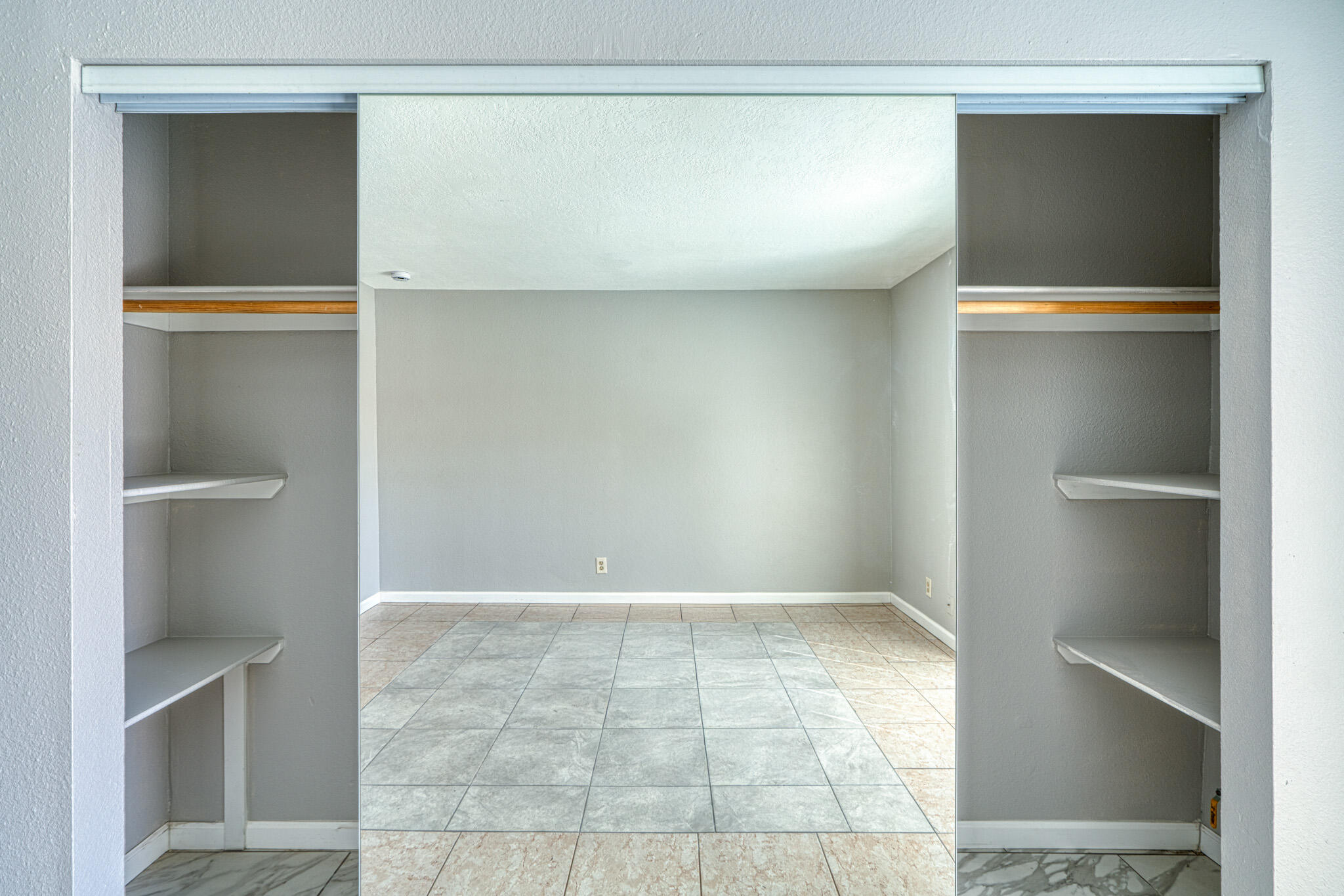 10279 LAS CASITAS Court NE